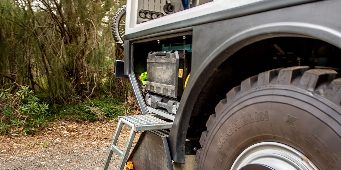 Mercedes-Unimog-EarthCruiser-14 This Unimog-Based RV Is Fit For The End Of The World