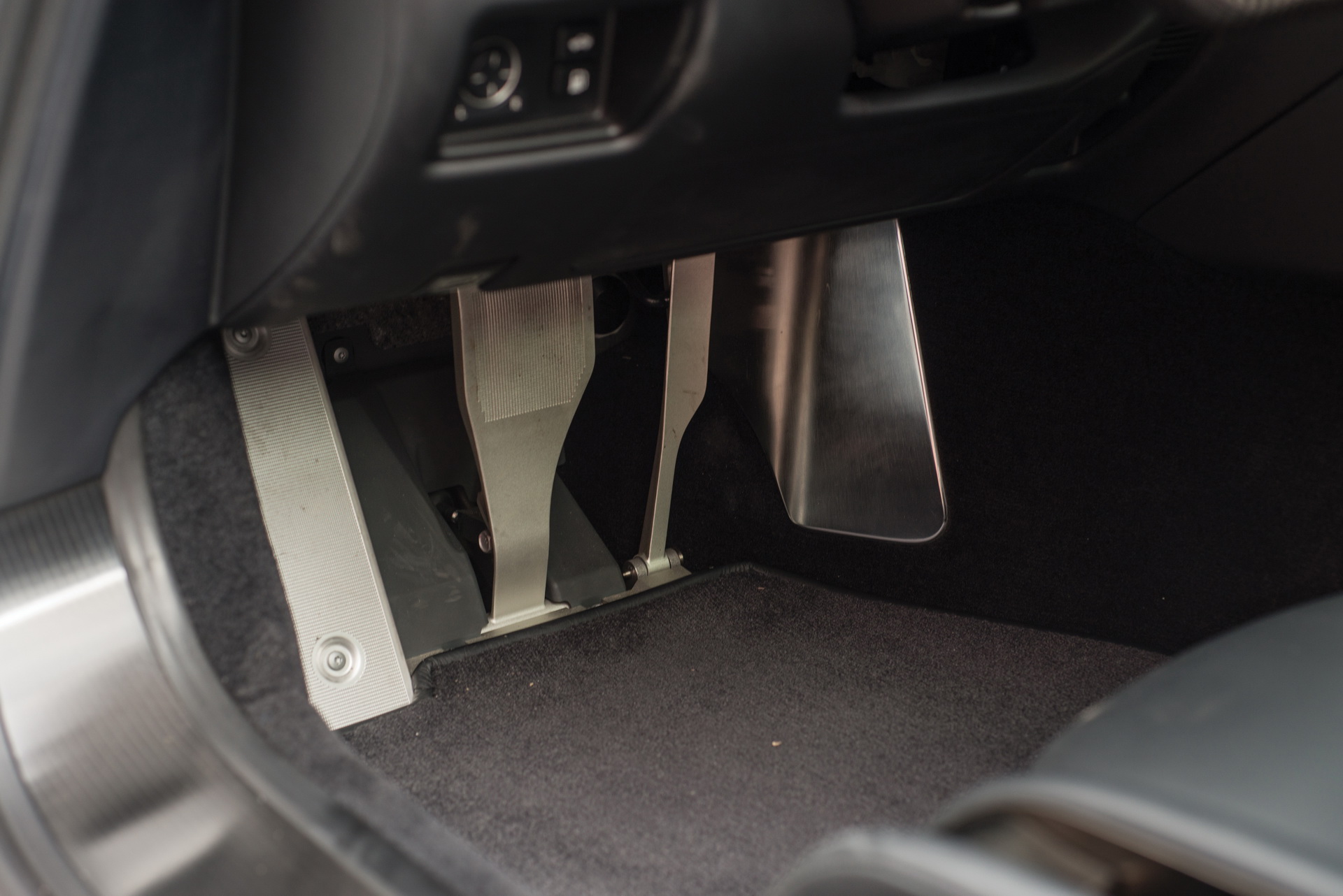 2012-lexus-lfa-25 You Can Still Get A Practically New Lexus LFA With Just 120 Miles