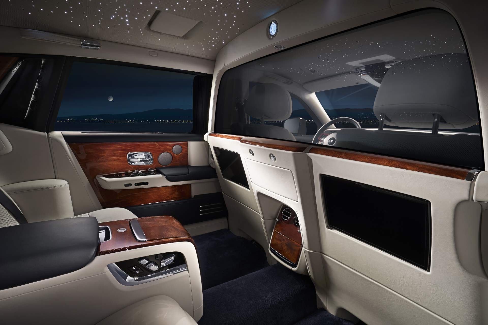 Rolls-Royce Phantom Chengdu Rolls-Royce Phantom EWB’s “Privacy Suite” Offers Total Isolation From The Peasants