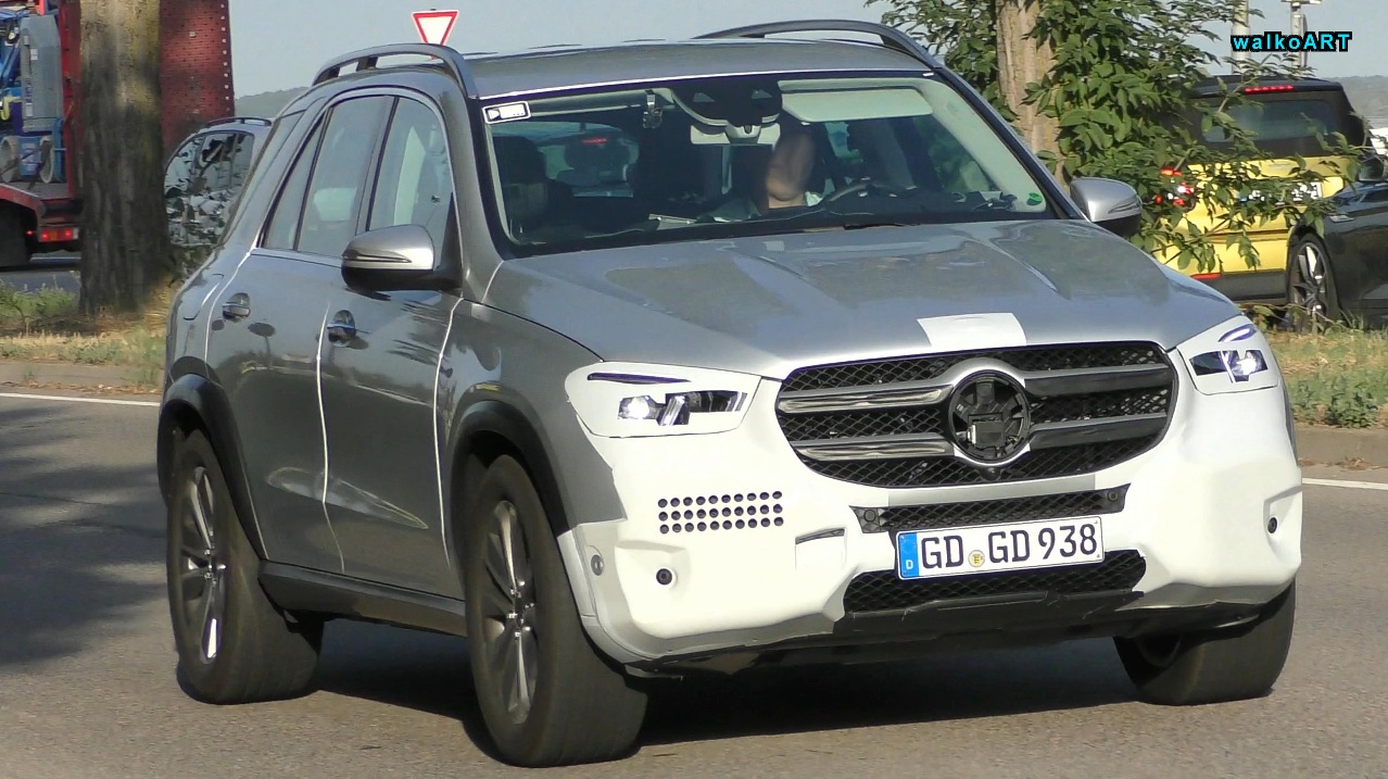 2019-mercedes-benz-gle-1 2019 Mercedes-Benz GLE Drops (Most) Camo In Latest Spy Video