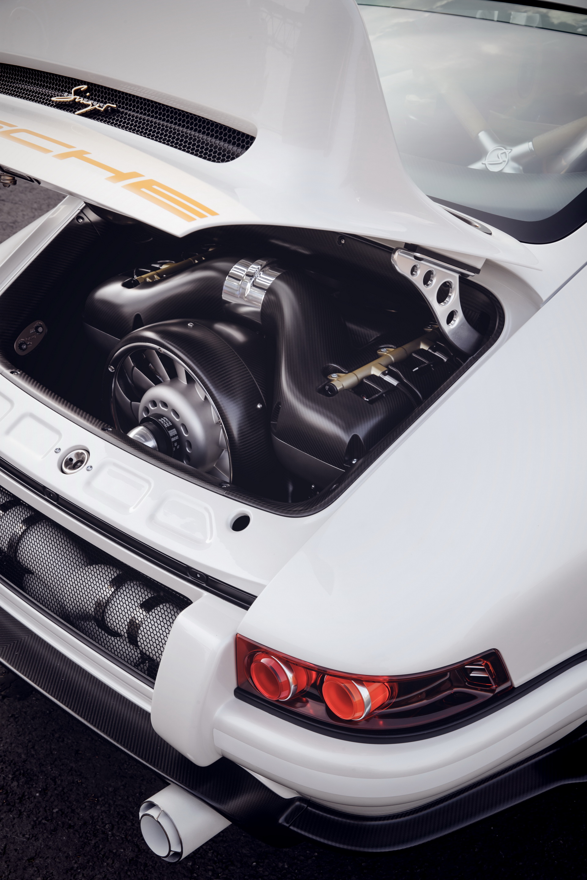 Singer_DLS_43 Bespoke $1.8 Million Porsche 911 By Singer Is Coming To Geneva