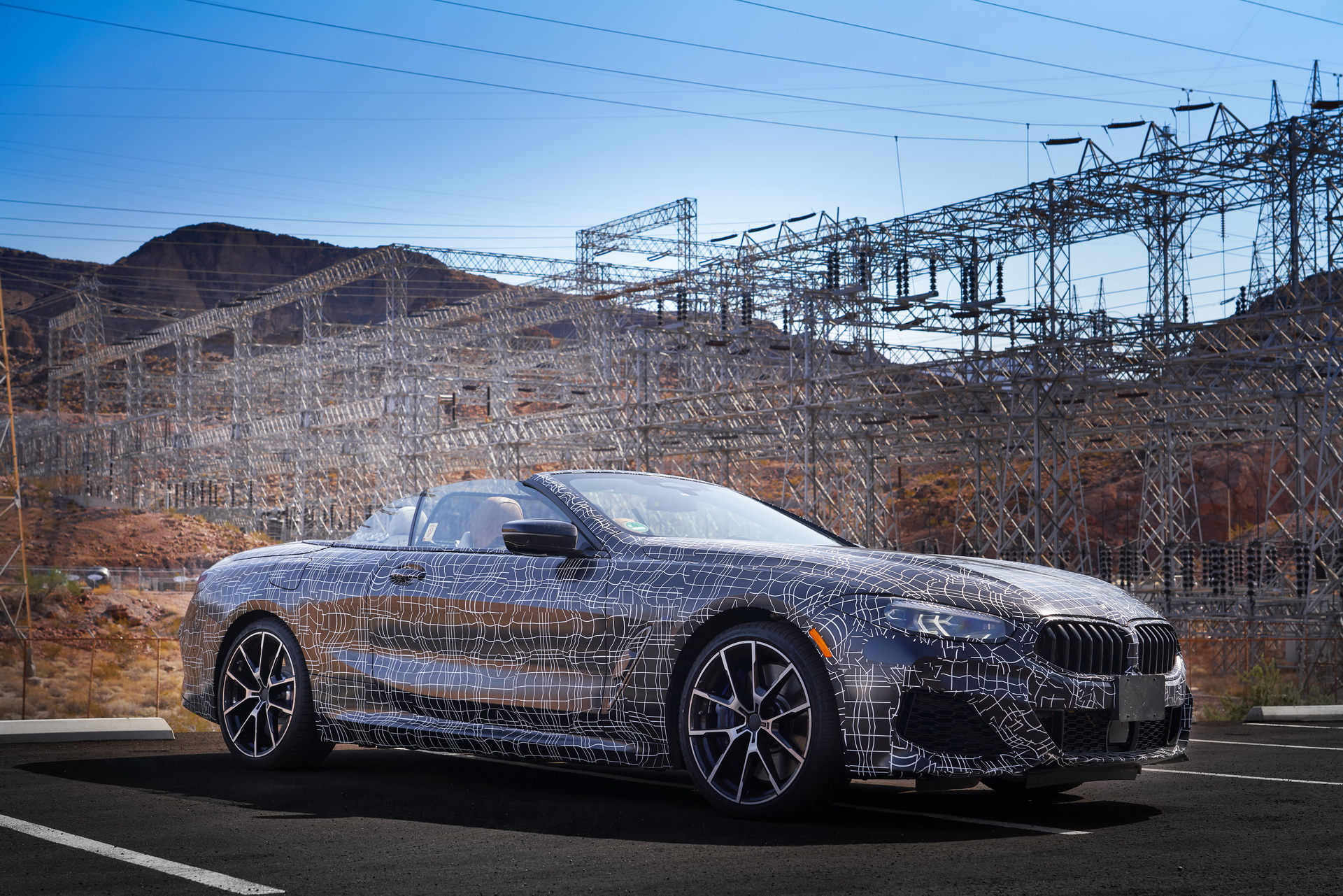 bmw-8-series-cabrio-prototype-desert-tests-1 BMW Takes Topless 8-Series Cabrio To Death Valley