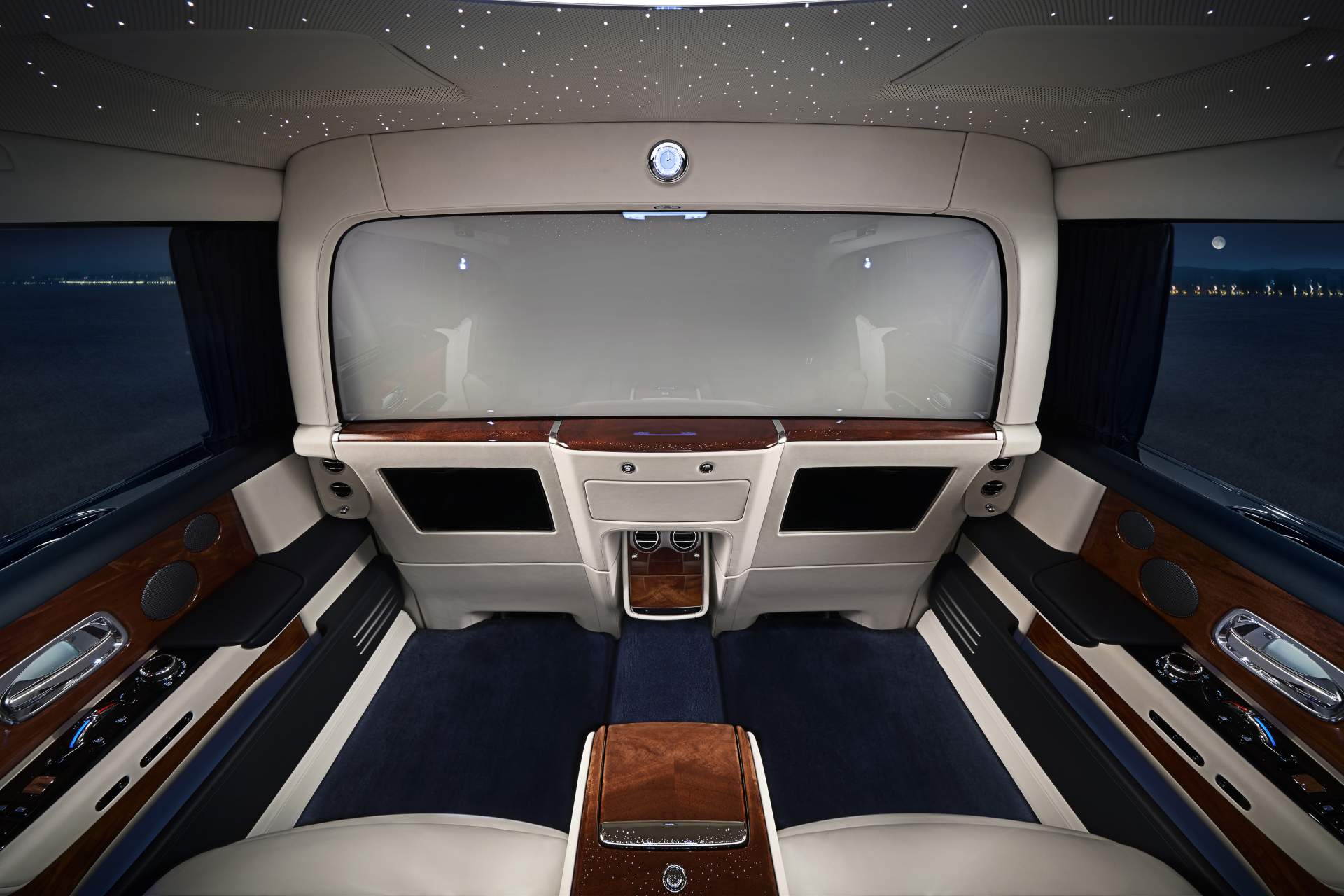Rolls-Royce Phantom Chengdu Rolls-Royce Phantom EWB’s “Privacy Suite” Offers Total Isolation From The Peasants