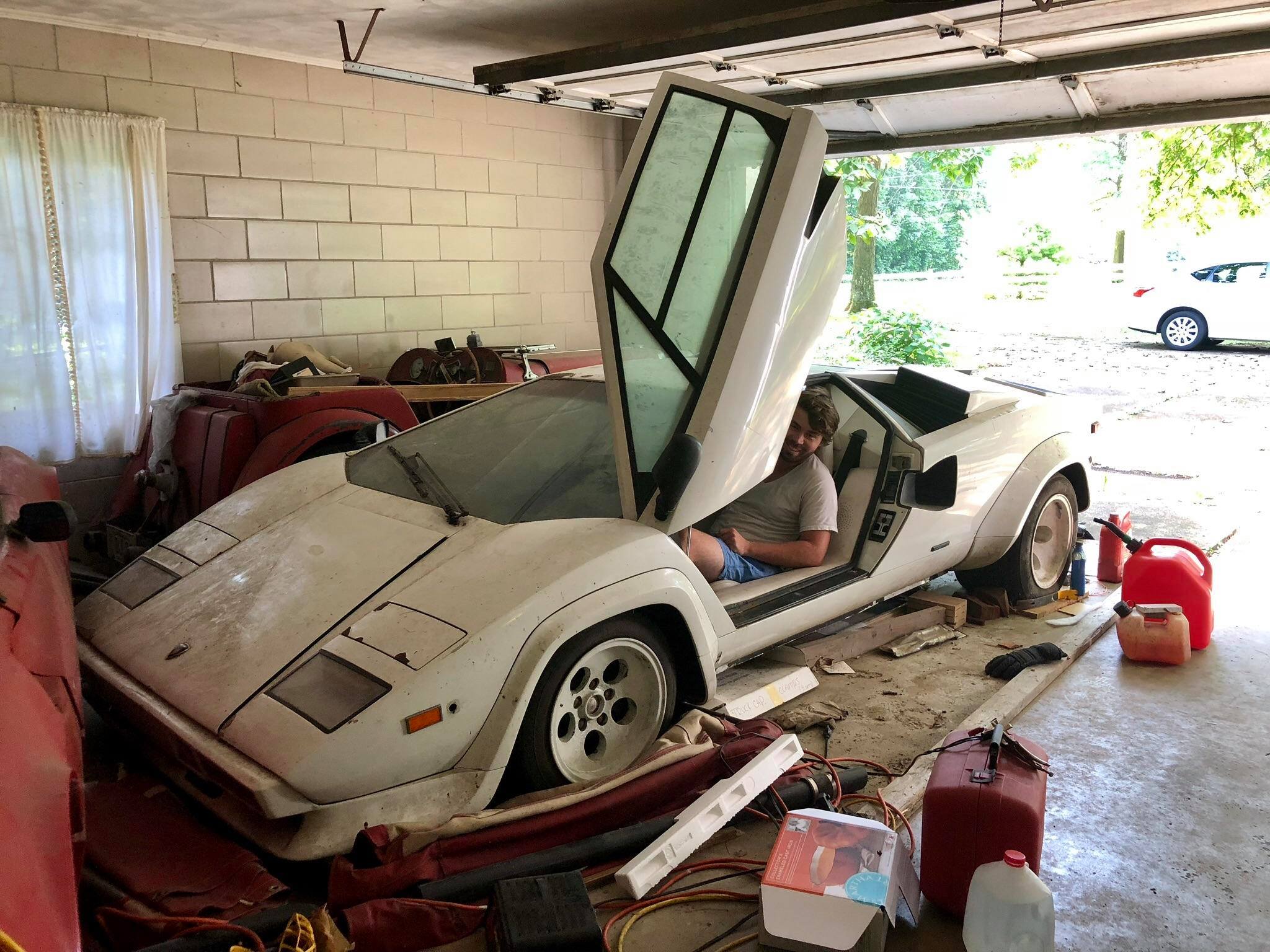 Lamborghini-Countach-Barn-Find-3 Holy Barn Finds, Batman! Lamborghini Countach Has Been Collecting Dust For 20 Years