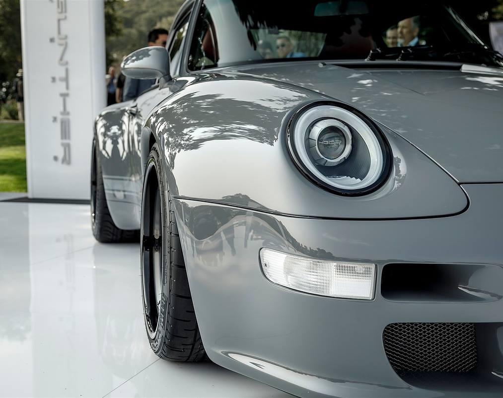 Gunther-Werks-Porsche-911-17 Nothing To See Here, Just A Glorious Naked-Carbon Porsche 993 Body By Gunther Werks