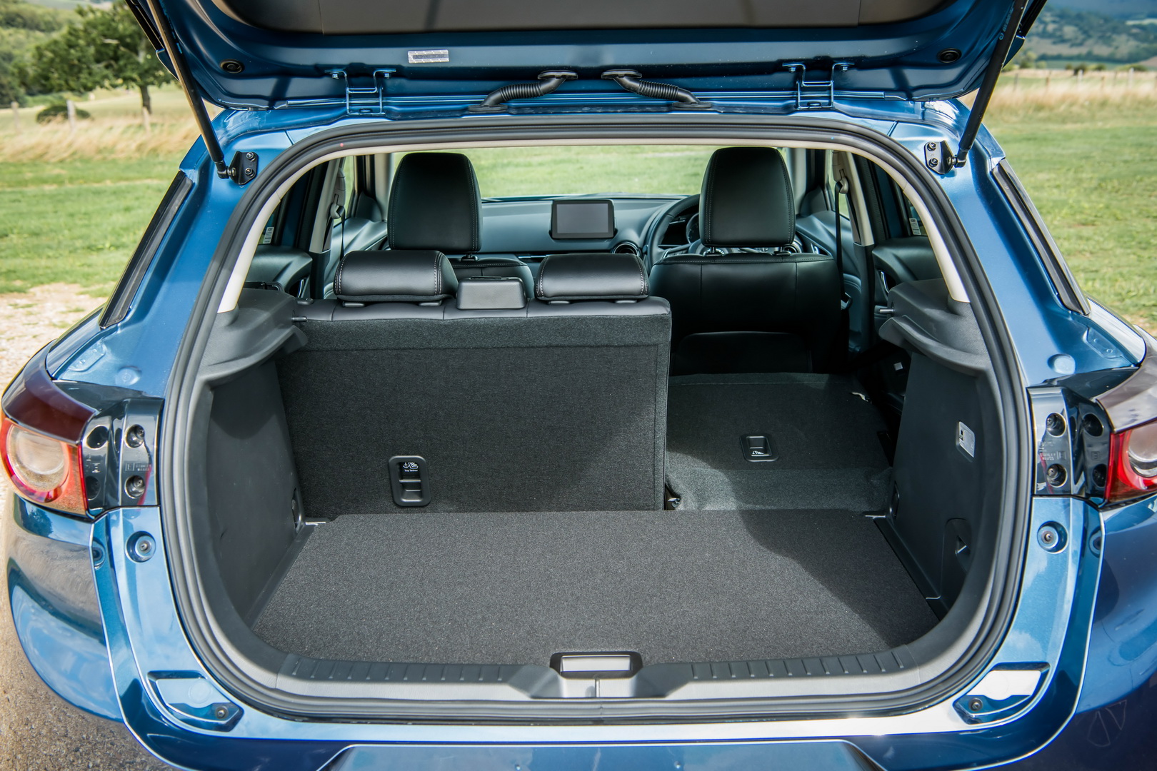 2019-mazda-cx-3-europe-27 2019 Euro-Spec Mazda CX-3 Debuts New Diesel Engine And Sport Black+ Special Edition