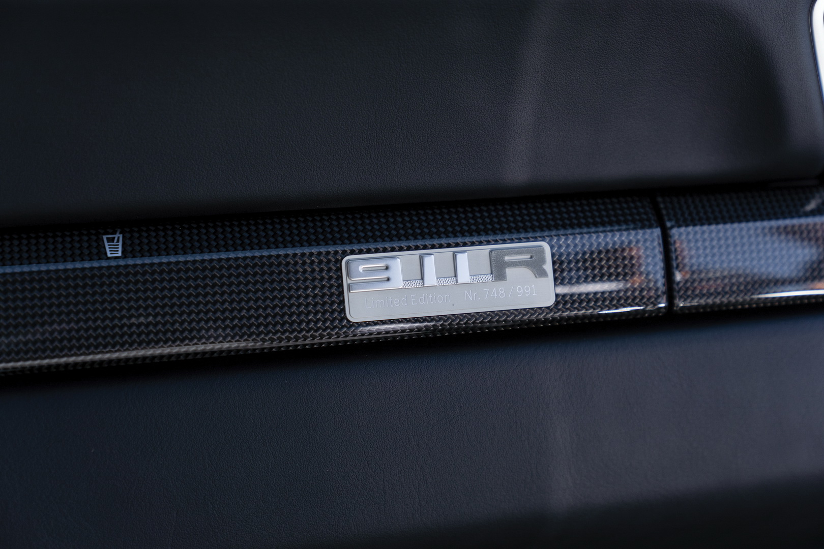 2016-porsche-911-r-10 Crazy Porsche 911 R Premiums Are Evaporating, 30-Mile Example Is Up For $330-370k