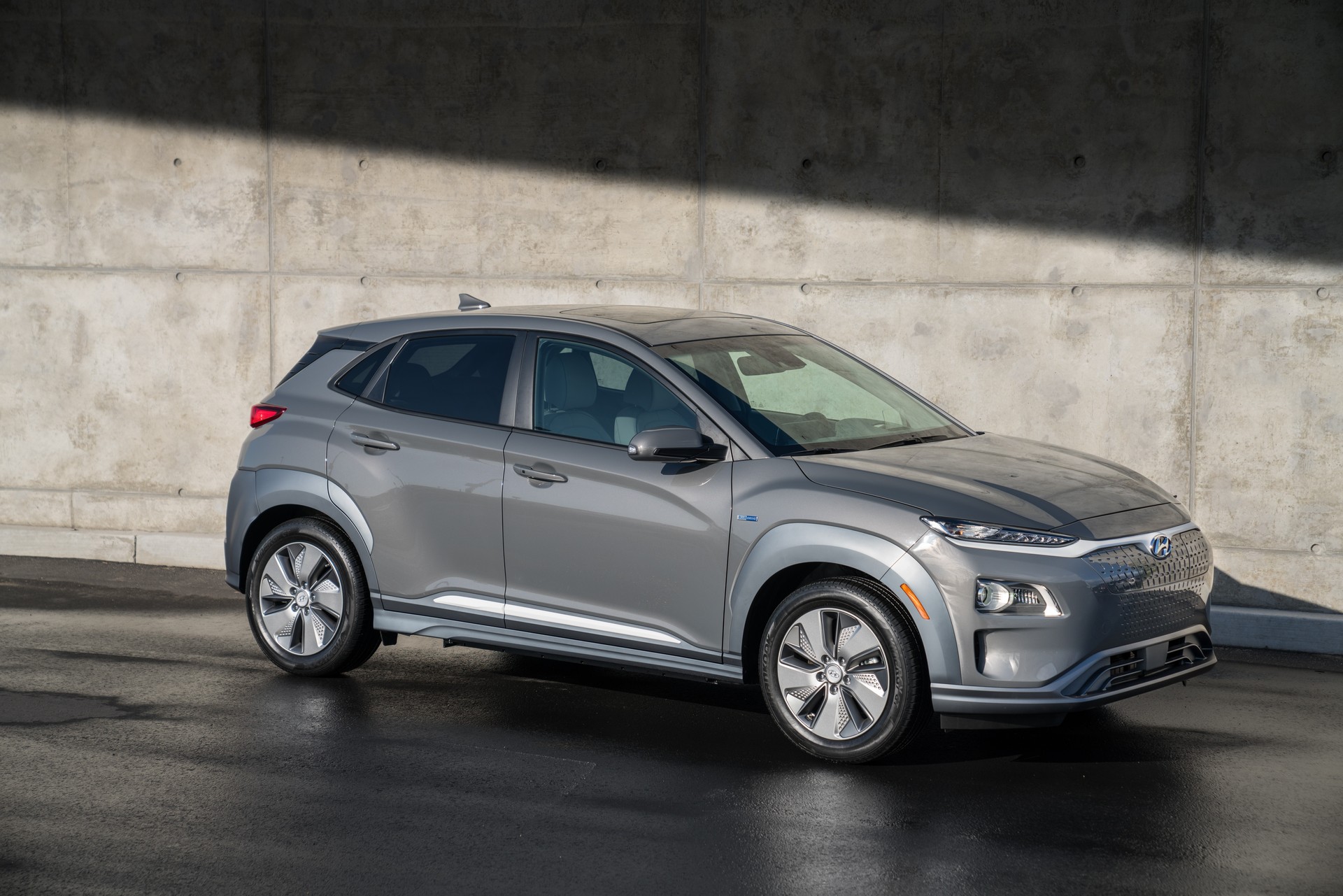 Hyundai Kona Electric-10 2019 Hyundai Kona Electric Has A Bolt Beating Range Of 258 Miles