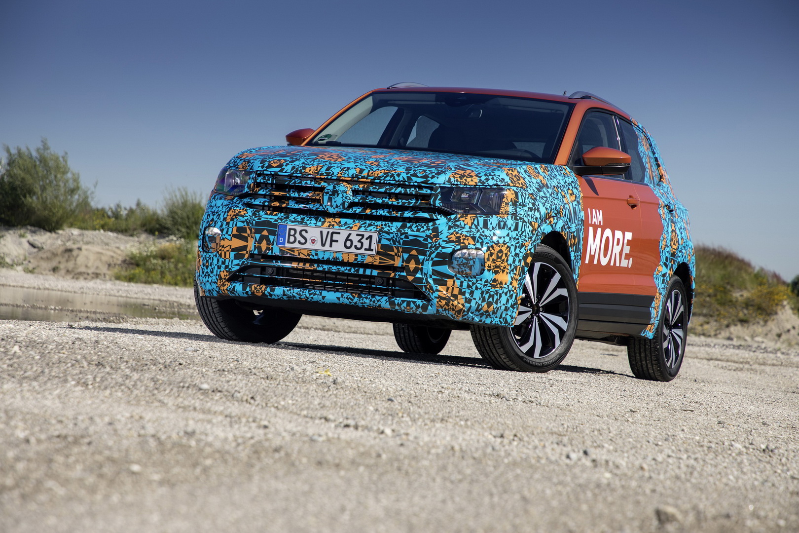 2019-vw-t-cross-6 Volkswagen T-Cross New Teaser Focuses On Practicality