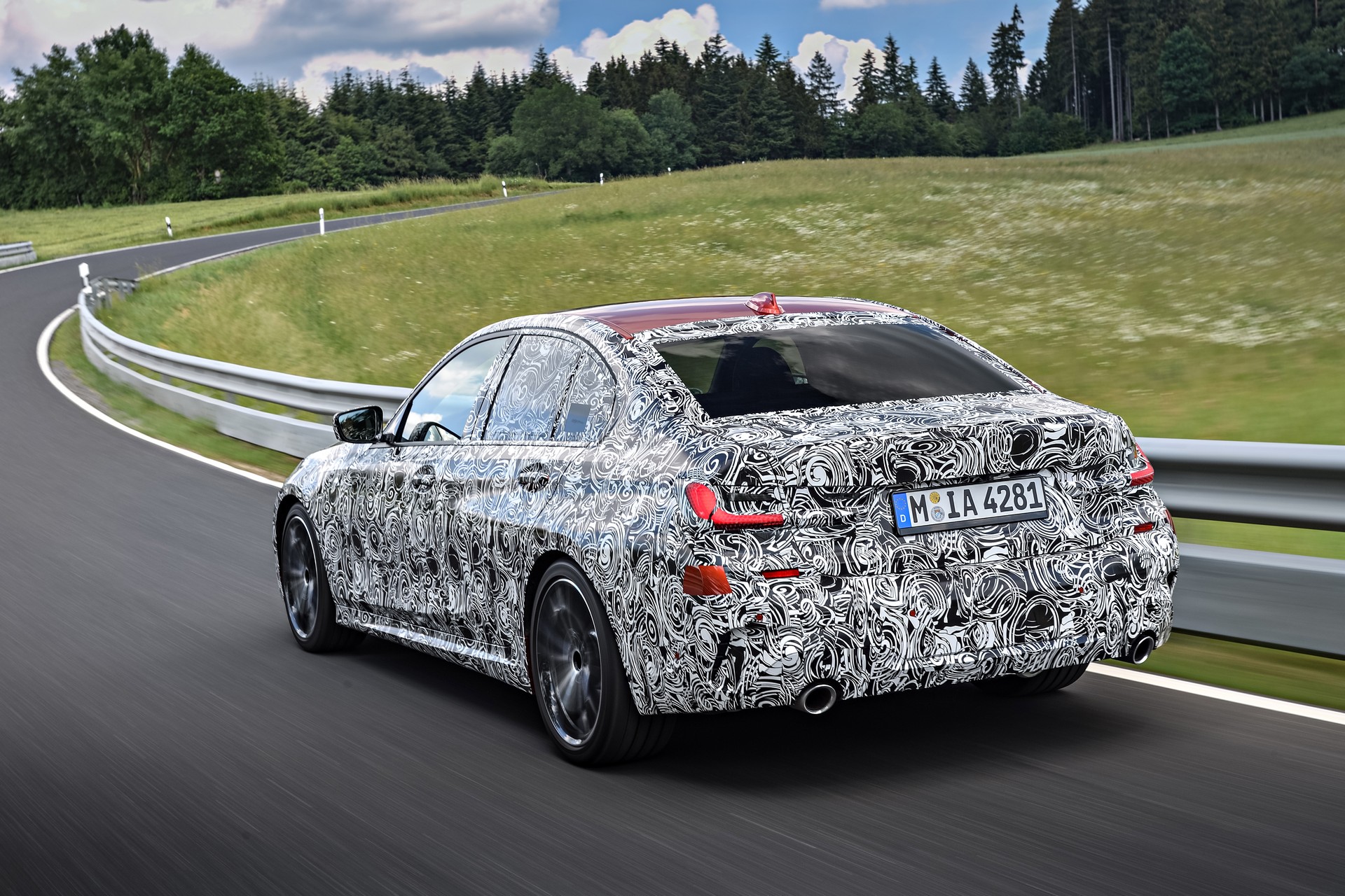 2019-BMW-3-Series-27 2019 BMW 3-Series Drops 121 Pounds, Will Have The Most Powerful Four-Cylinder Ever