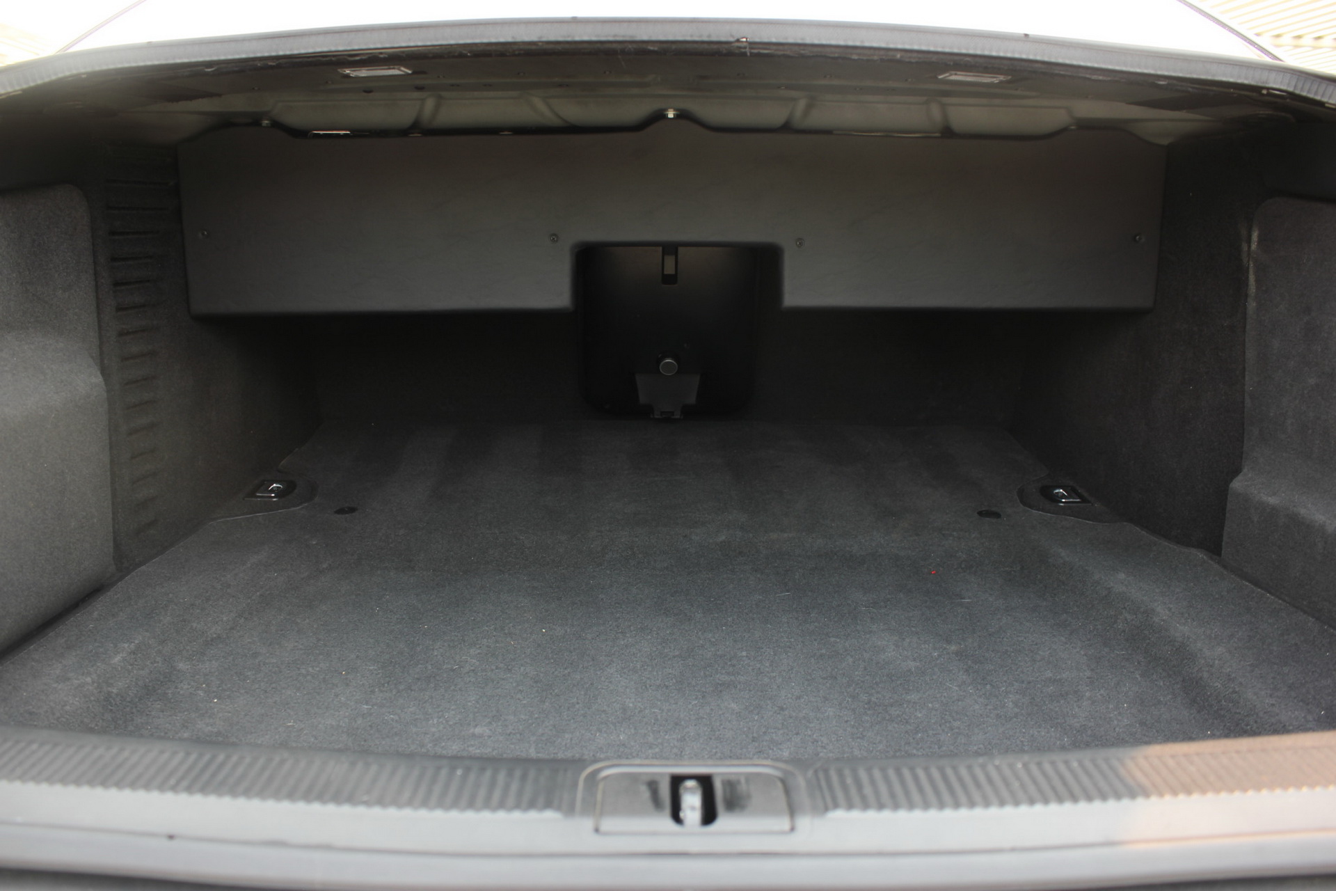 2003-audi-a8l-auction-bat-34 $21k Wasn’t Enough To Secure This Refurbished 2002 Audi A8L