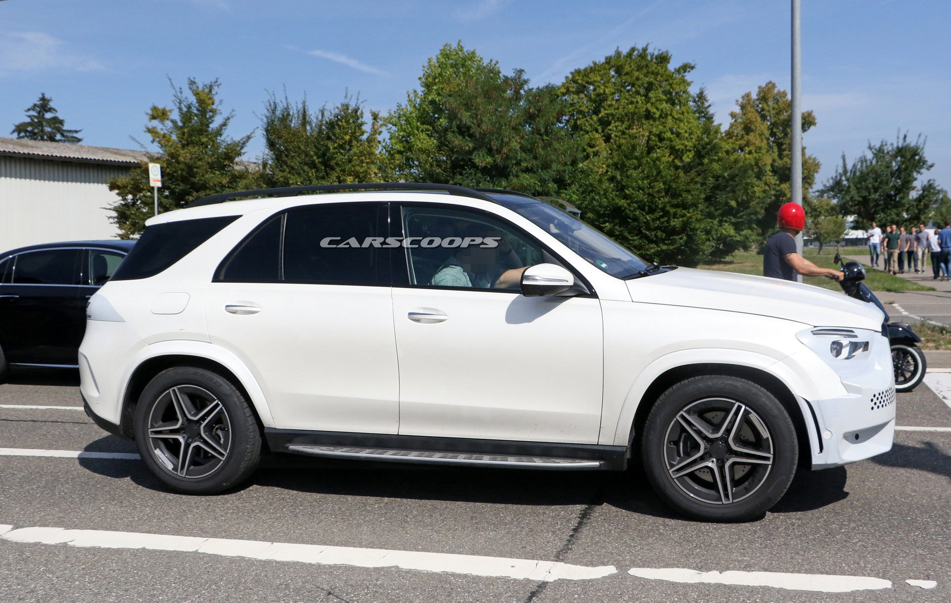 Mercedes-GLE-Spy-10 2019 Mercedes GLE Shows Its Sportier Face In New Teaser Video