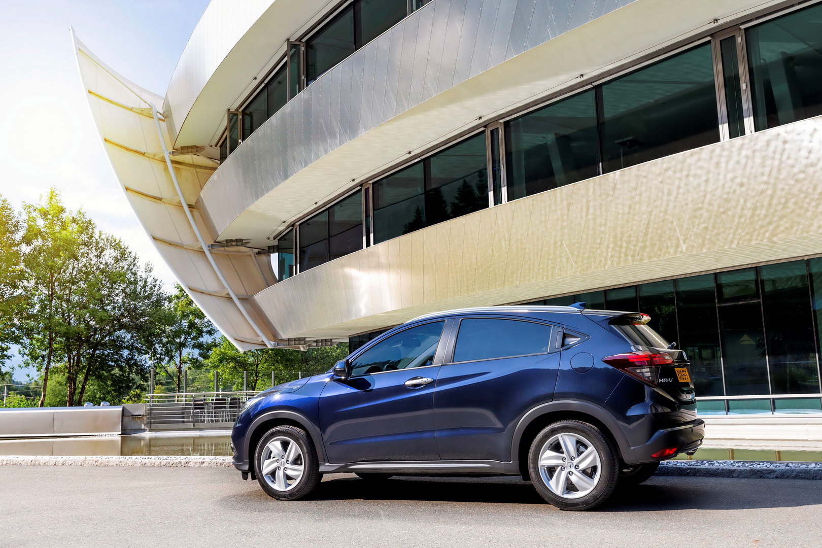 2019-honda-hr-v-europe-4 Euro-Spec 2019 Honda HR-V Revealed With 1.5-Liter Petrol Engine
