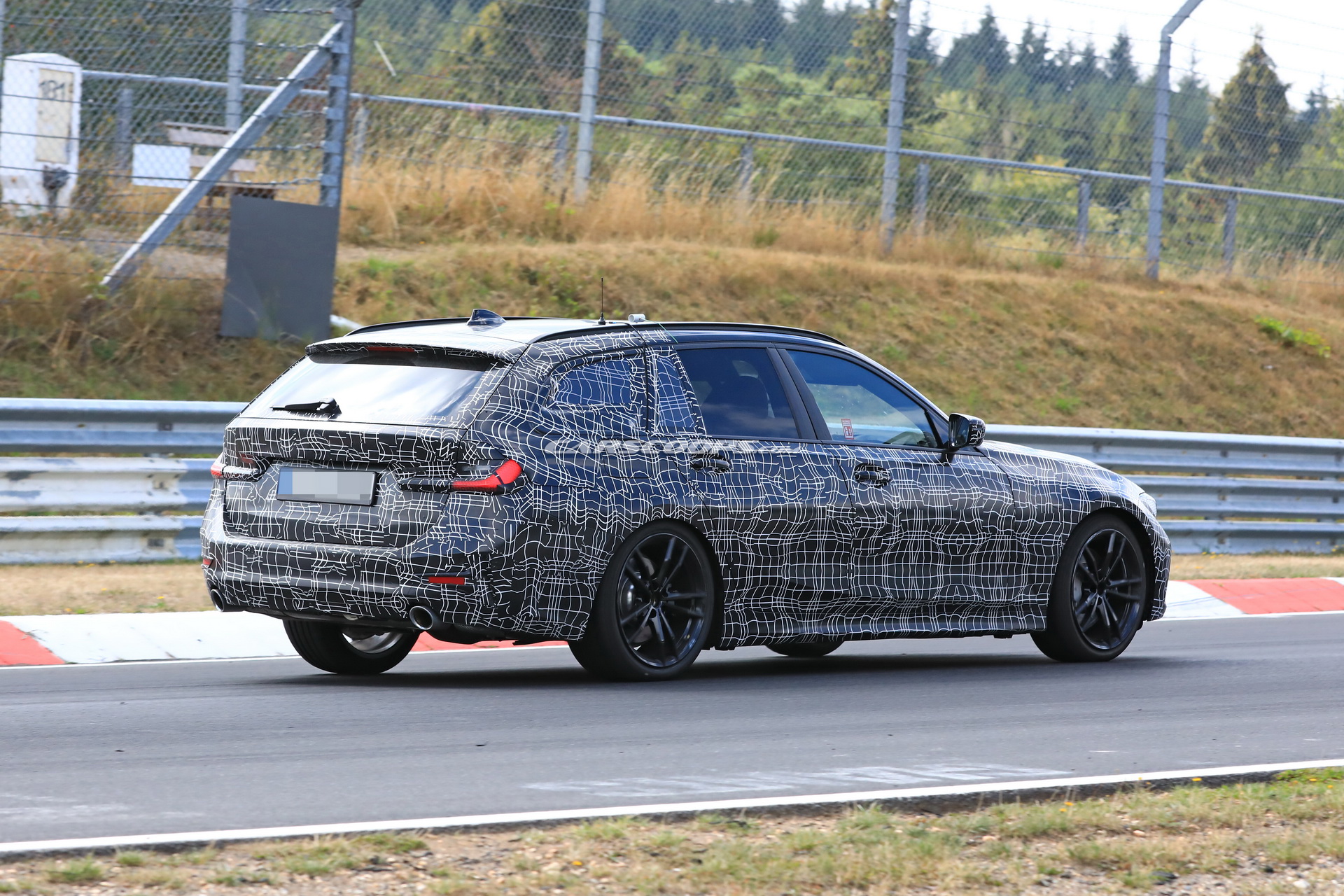 2019 BMW 3-Series-Touring-13 2019 BMW 3-Series Touring Spied Looking Like A Little 5er (New Photos)