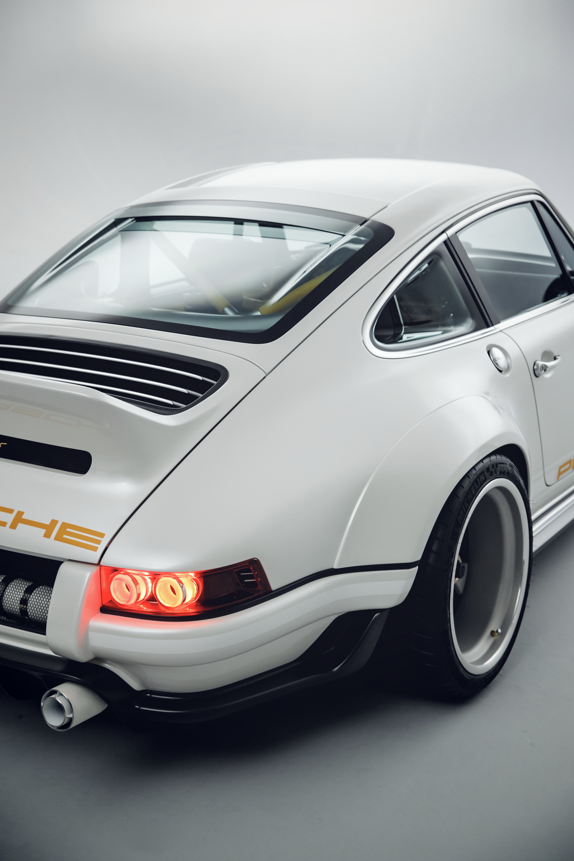 Singer_DLS_55 Bespoke $1.8 Million Porsche 911 By Singer Is Coming To Geneva