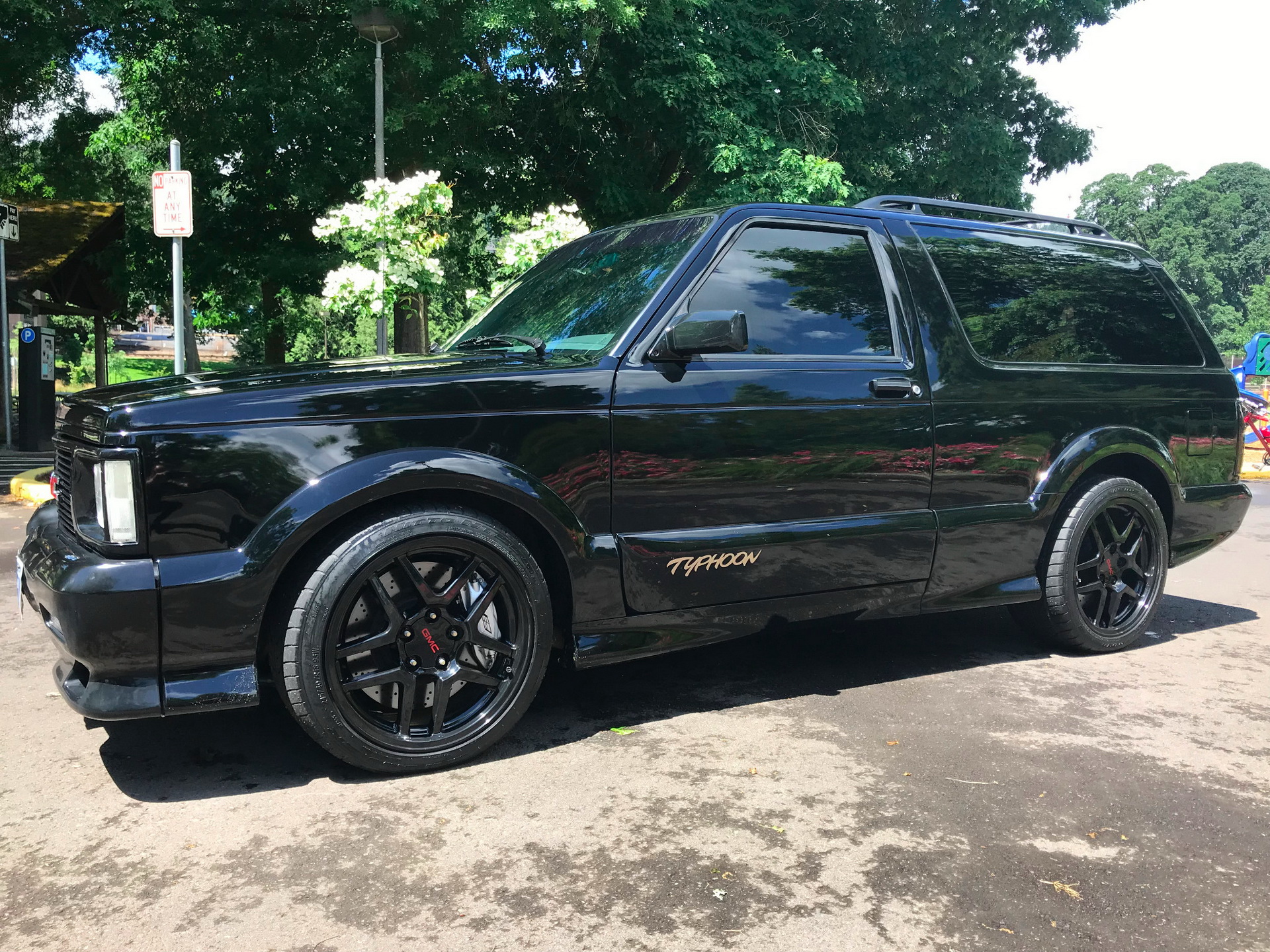 1993-gmc-typhoon-bat-auction-3 GMC Typhoon Turbo AWD Is Your 1990s Sleeper SUV