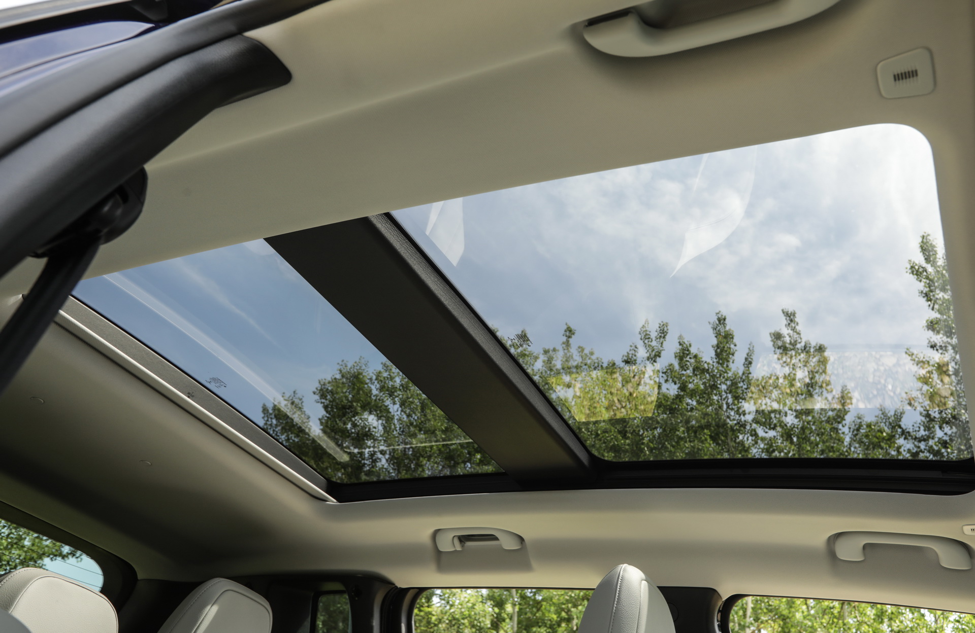 2019-Jeep-Renegade-26 2019 Jeep Renegade: Here’s What The Facelifted Model Costs In The UK