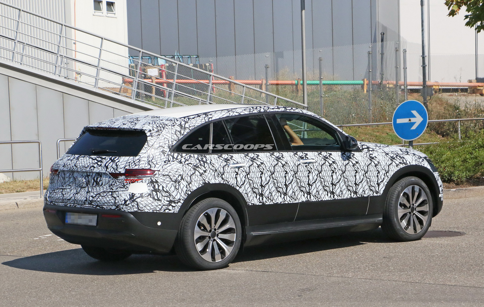 mercedes-eq-c-major-camo-drop-12 2020 Mercedes EQC Drops Body Cladding To Reveal Sleek Design