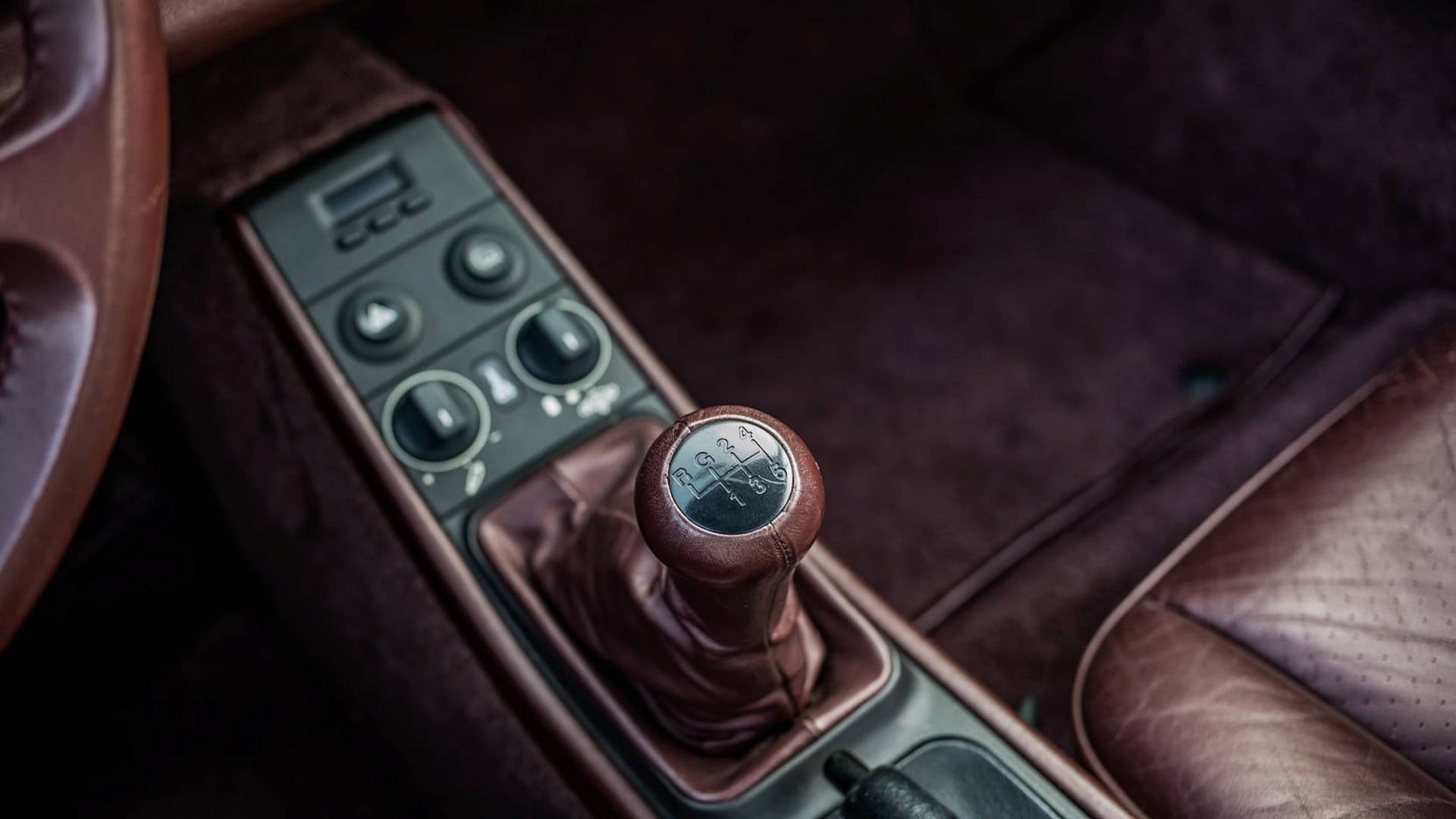 Porsche-959-Komfort-Crashed-4 Crashed Porsche 959 Komfort Sells For Almost Half A Million Dollars