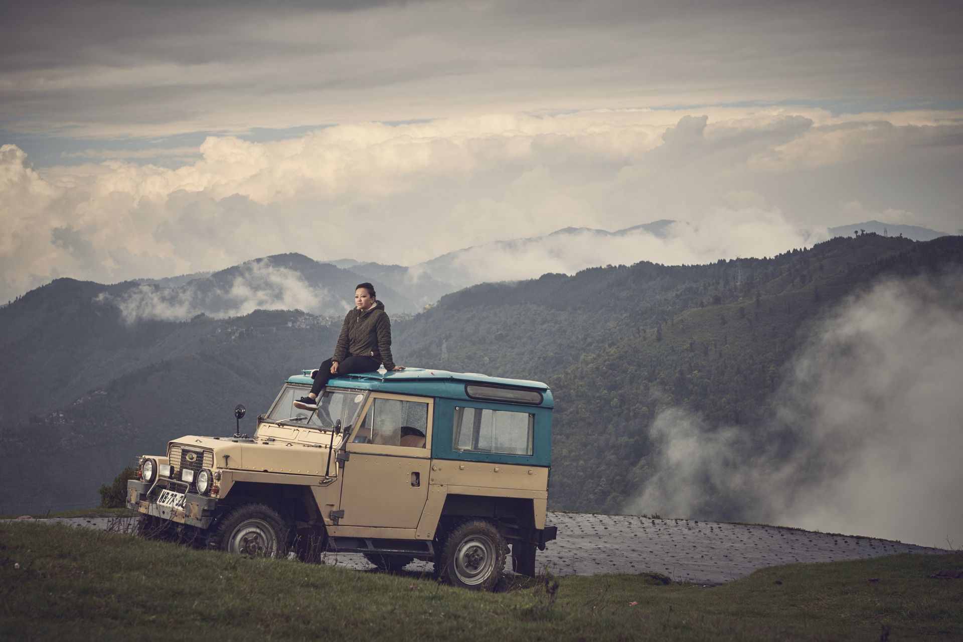 Land-Rover-Defender-Himalaya-7 This Tiny Himalayan Village Runs A Fleet Of Land Rover Defenders