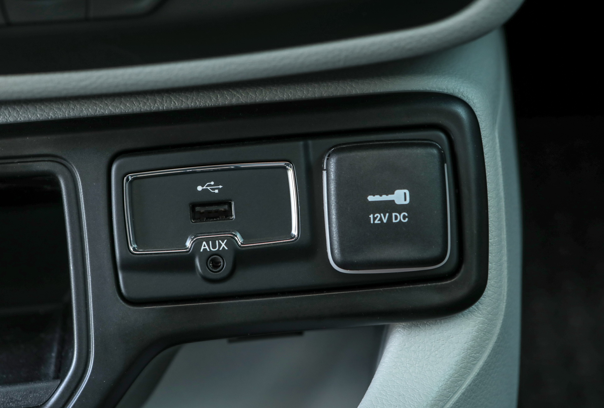 2019-Jeep-Renegade-23 2019 Jeep Renegade: Here’s What The Facelifted Model Costs In The UK