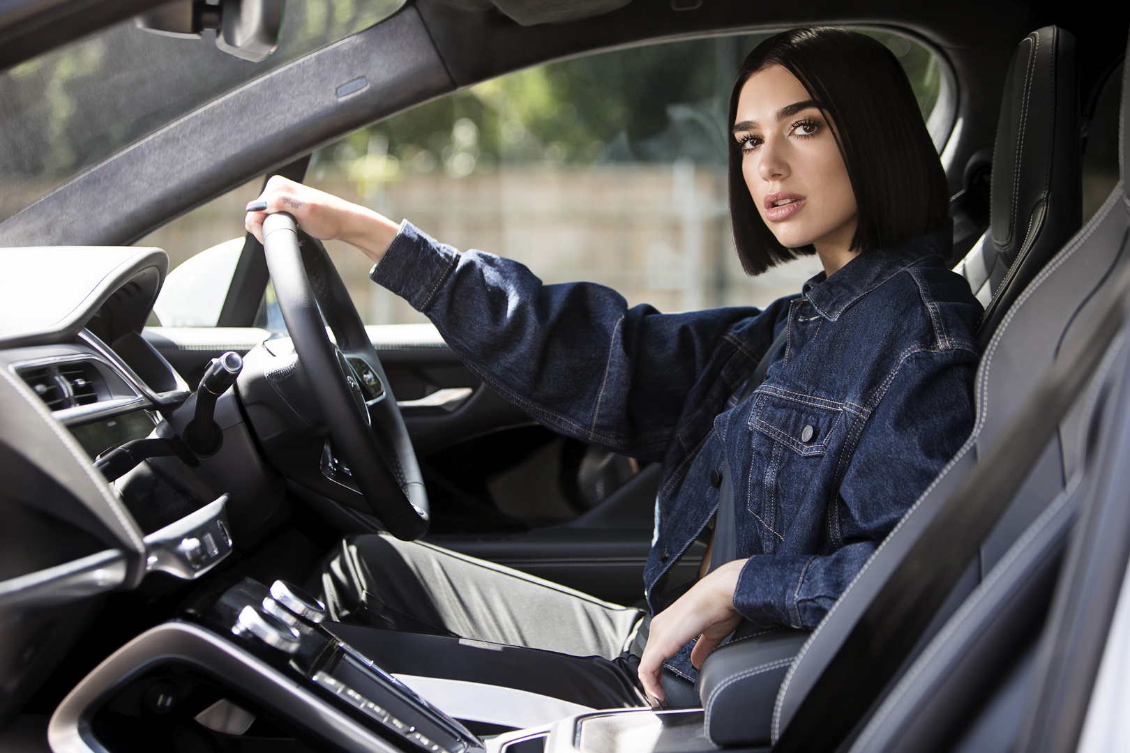 DUA LIPA Jaguar I-Pace Will Get On Stage With Streaming Sensation Dua Lipa