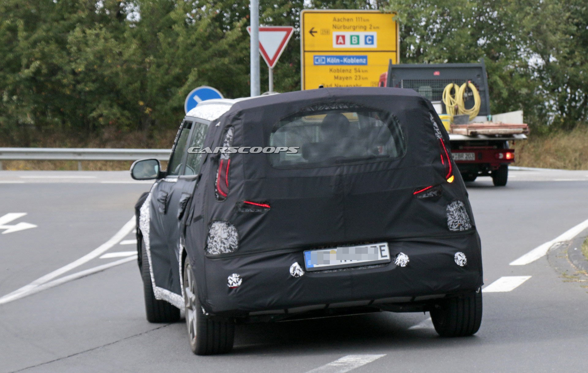 Kia-Soul-EV-Spy-3 2020 Kia Soul EV Spied, Should Offer An Improved Range And Greater Performance