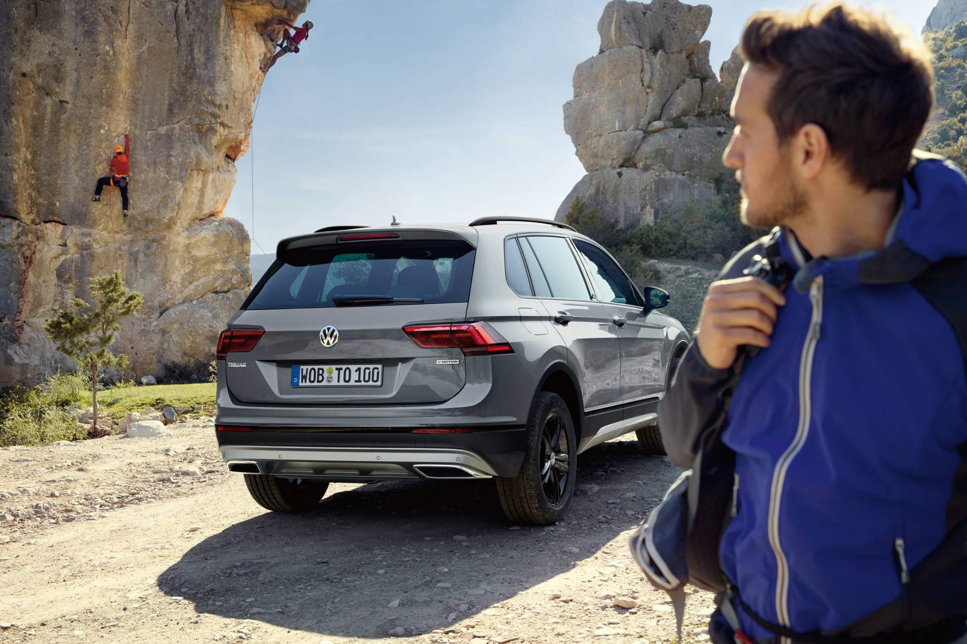 VW-Tiguan-Offroad-2 New VW Tiguan Offroad Approaches Moscow Auto Show With 26-Degree Angle