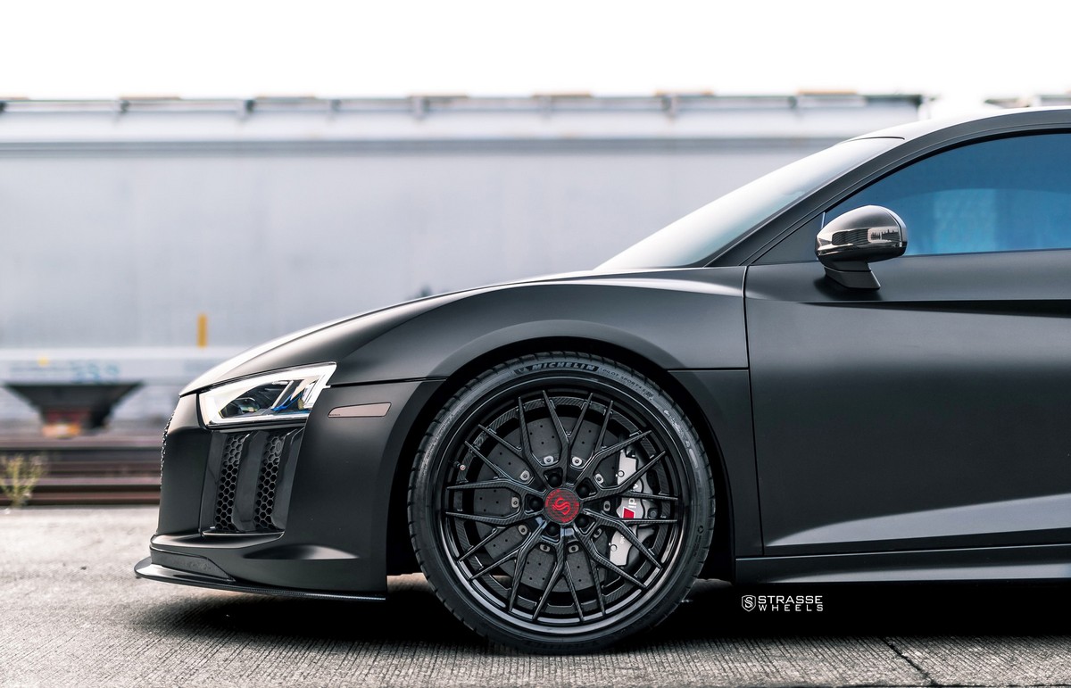 Audi-R8-V10-Plus-Strasse-9 All-Black Audi R8 V10 Plus Looks Like A Four-Wheel Stealth Bomber