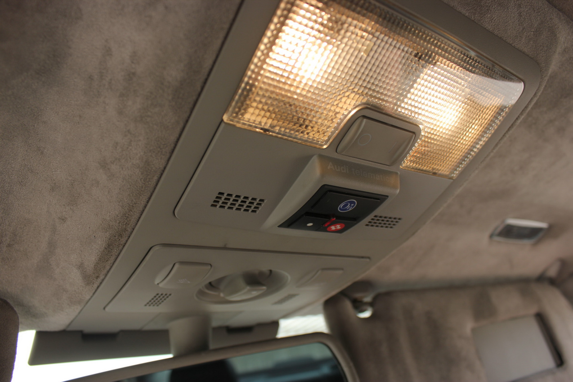 2003-audi-a8l-auction-bat-31 $21k Wasn’t Enough To Secure This Refurbished 2002 Audi A8L