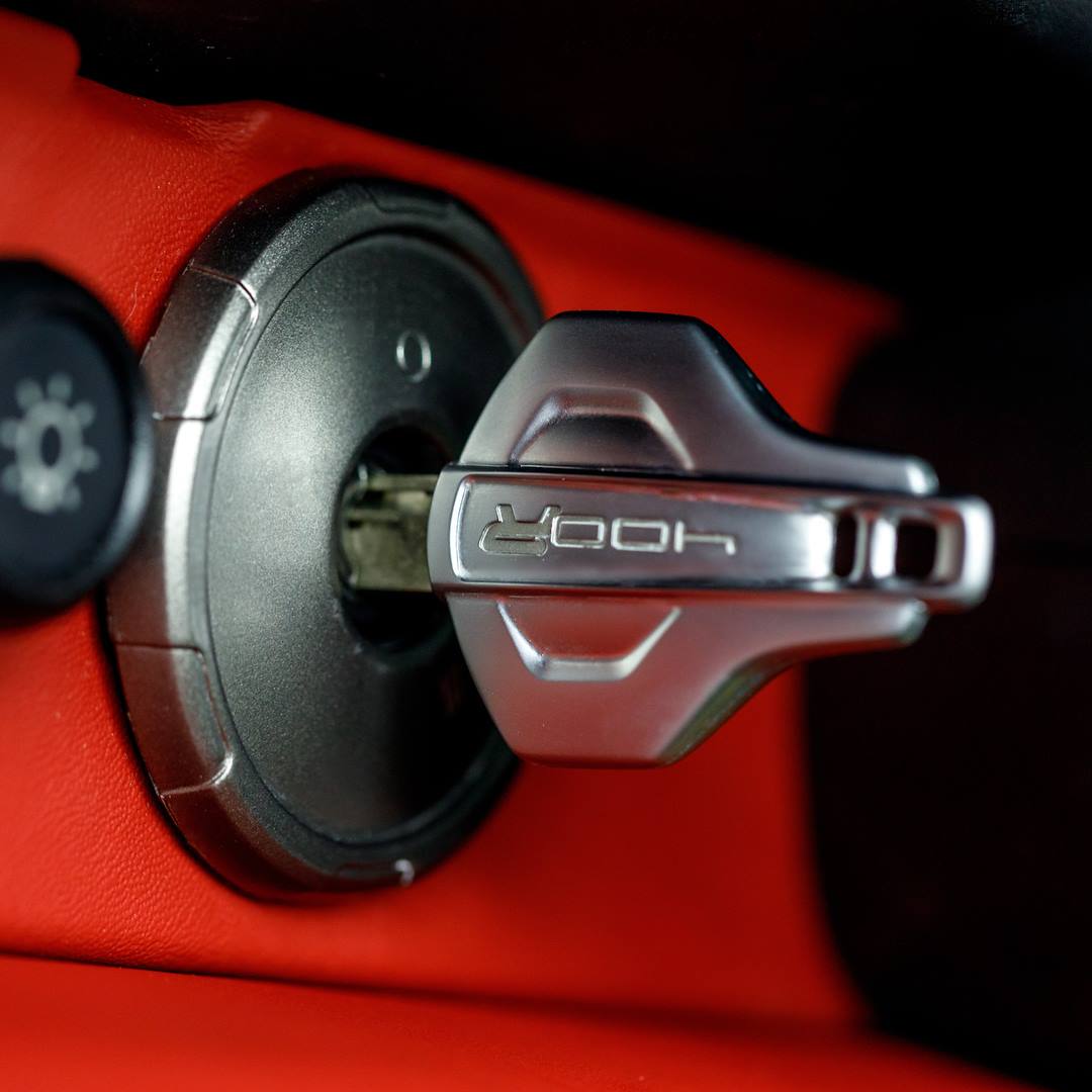 Gunther-Werks-Porsche-911-14 Nothing To See Here, Just A Glorious Naked-Carbon Porsche 993 Body By Gunther Werks