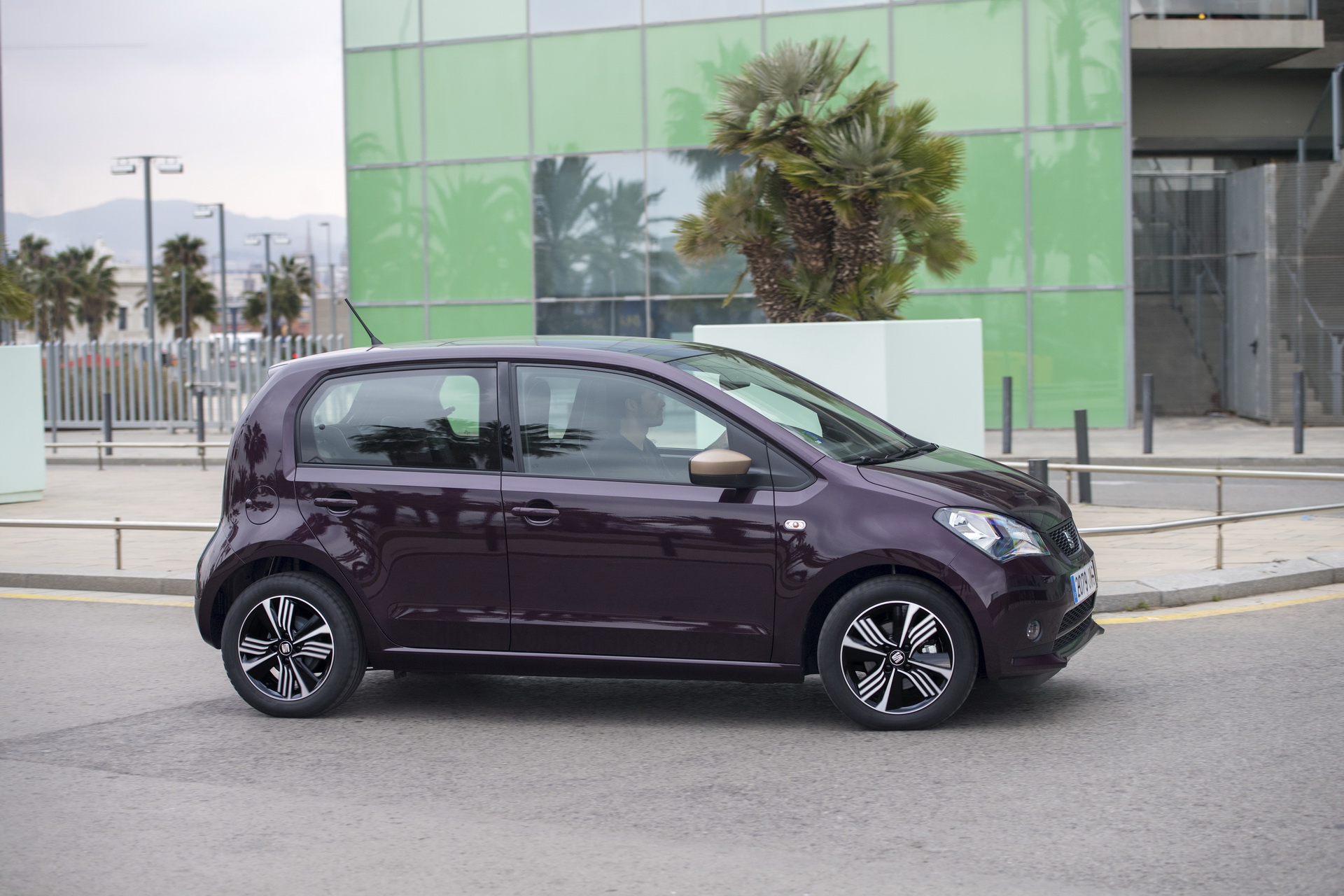 2018-seat-mii-5 SEAT Drops 3-Door Mii From Lineup, Simplifies Trim Levels