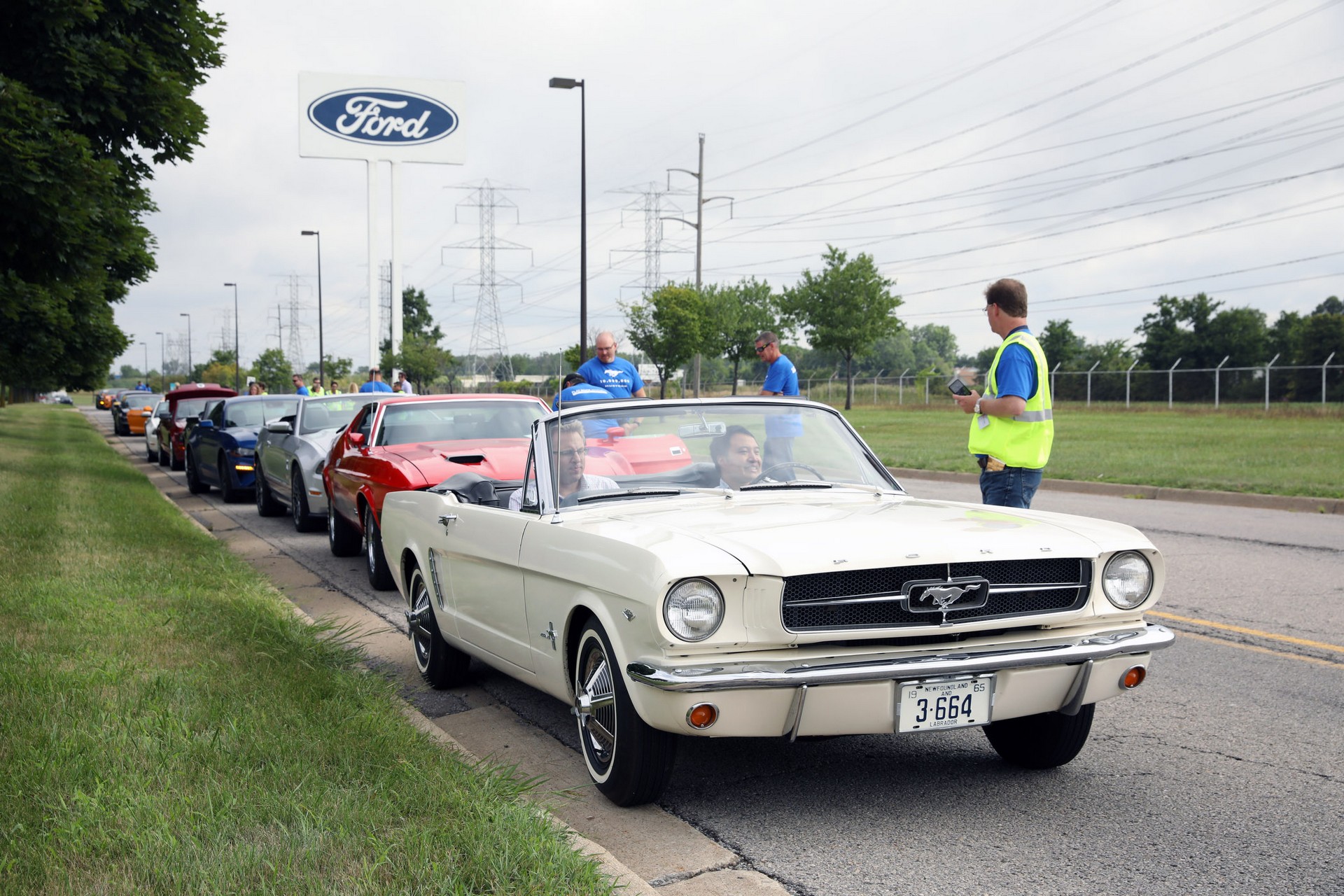 Ford-Mustang-Celebration-2 Ford Unveils The 10 Millionth Mustang, Has 296 HP More Than The Original