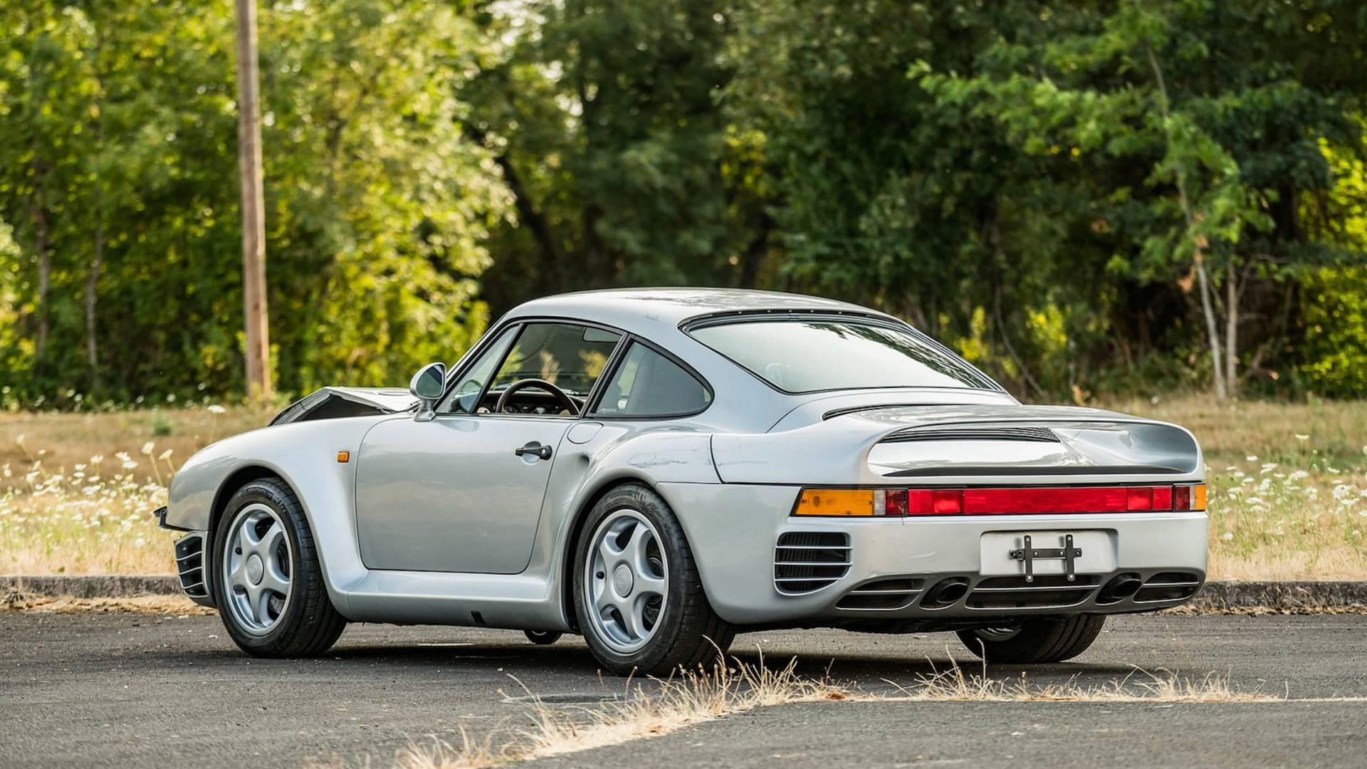 Porsche-959-Komfort-Crashed-6 Crashed Porsche 959 Komfort Sells For Almost Half A Million Dollars