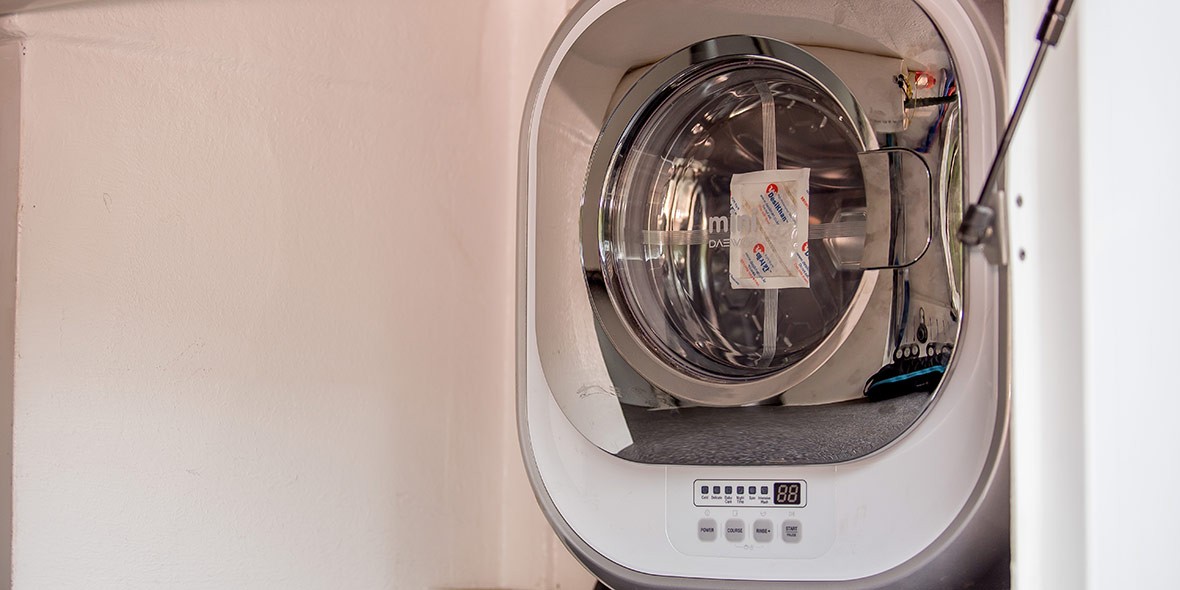 Mercedes-Unimog-EarthCruiser-10 This Unimog-Based RV Is Fit For The End Of The World