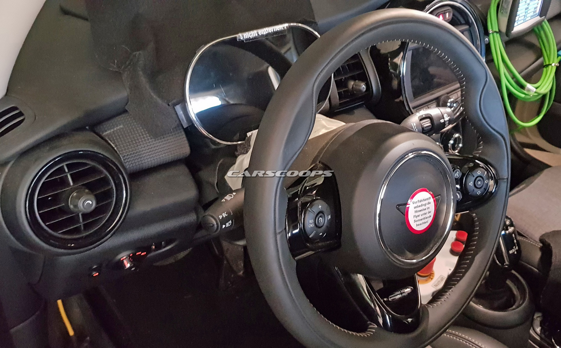 mini-electric-spied-inside-and-out-11 Mini Electric Prototype Spied With New Digital Driver’s Display