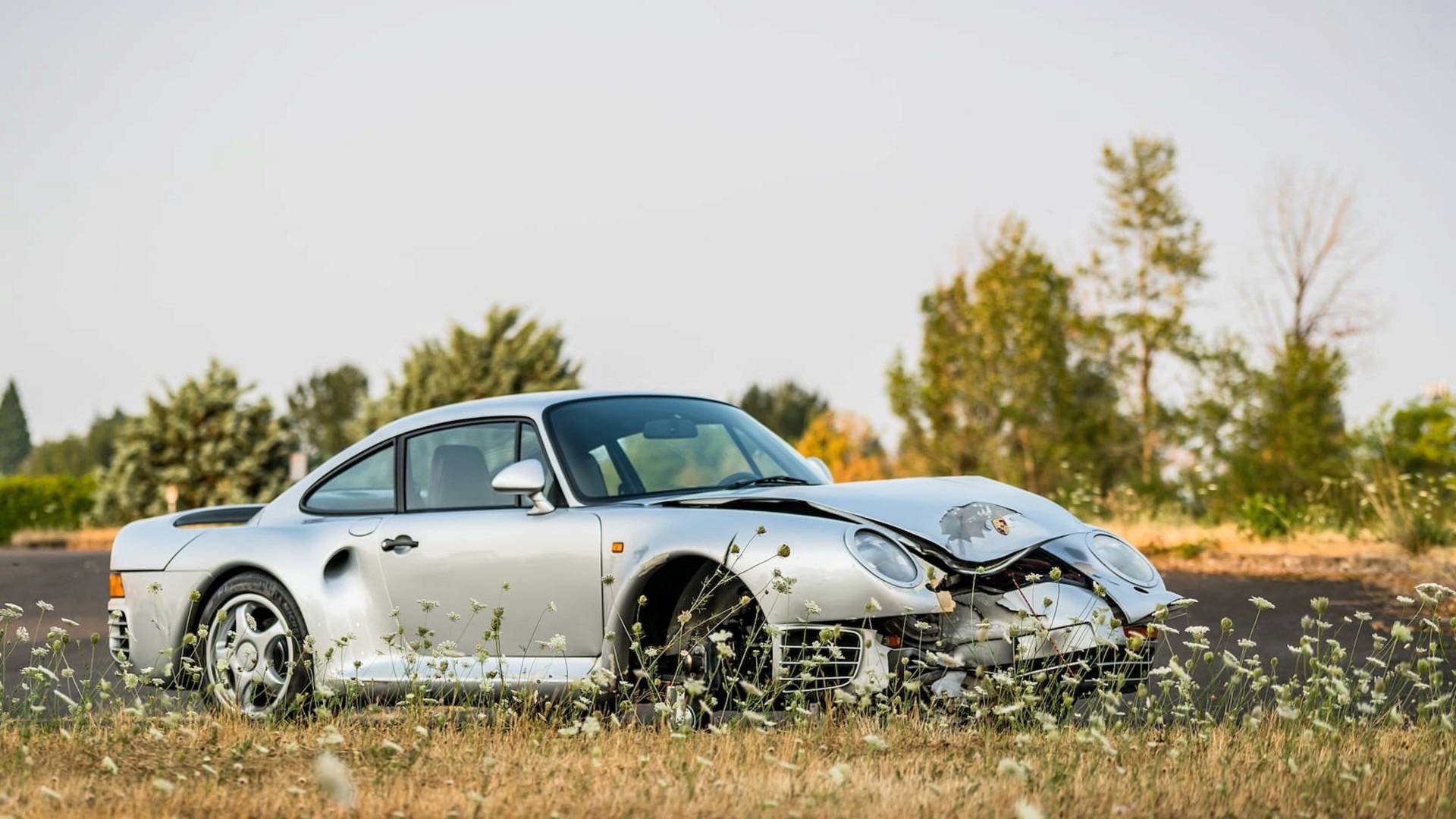 Porsche-959-Komfort-Crashed-9 Crashed Porsche 959 Komfort Sells For Almost Half A Million Dollars