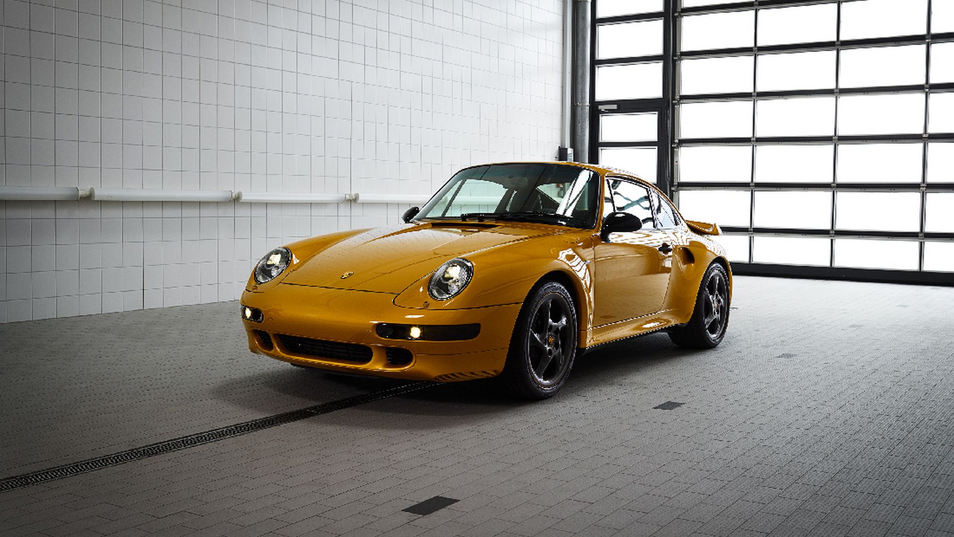 Porsche-993-Turbo-Project-Gold-5 Porsche’s Project Gold Is A Brand New, 20-Year Old 993 Turbo