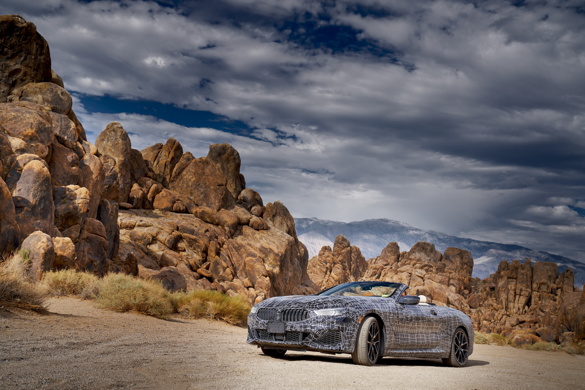 bmw-8-series-cabrio-prototype-desert-tests-8 BMW Takes Topless 8-Series Cabrio To Death Valley
