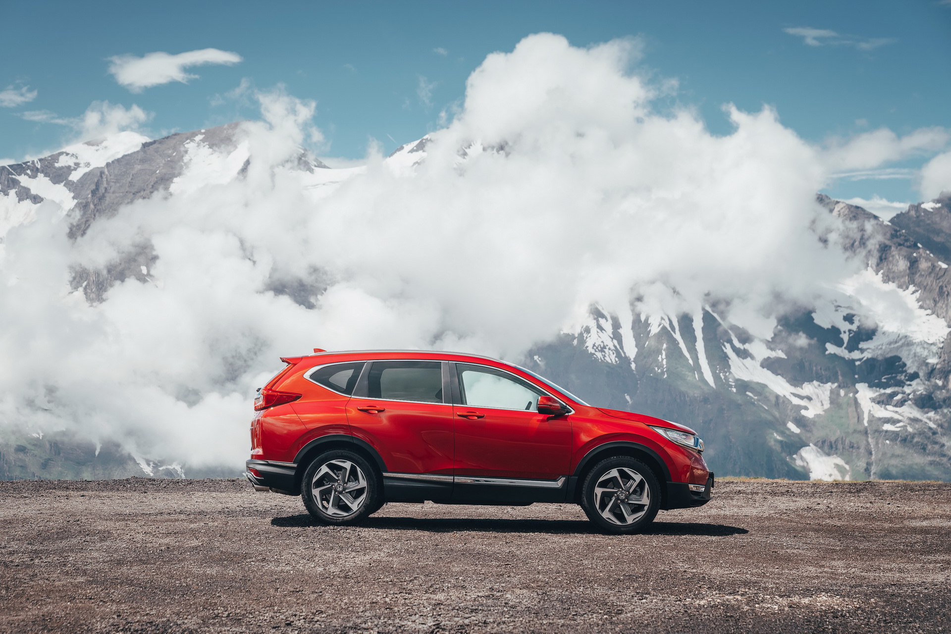 2018-honda-cr-v-1 Honda Drops UK Pricing Info On 2018 CR-V, Starts From £25,995