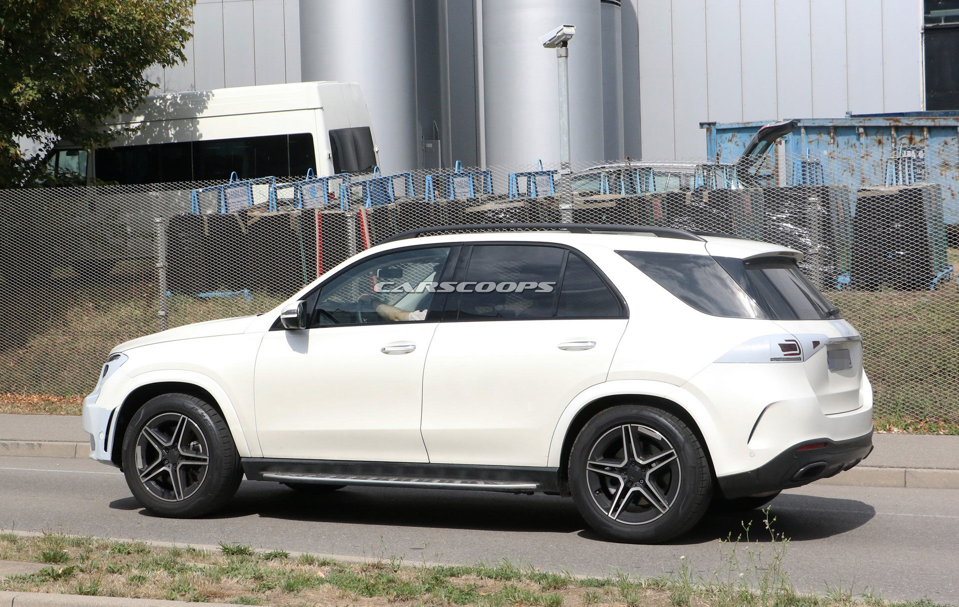 Mercedes-GLE-Spy-5 2019 Mercedes GLE Shows Its Sportier Face In New Teaser Video