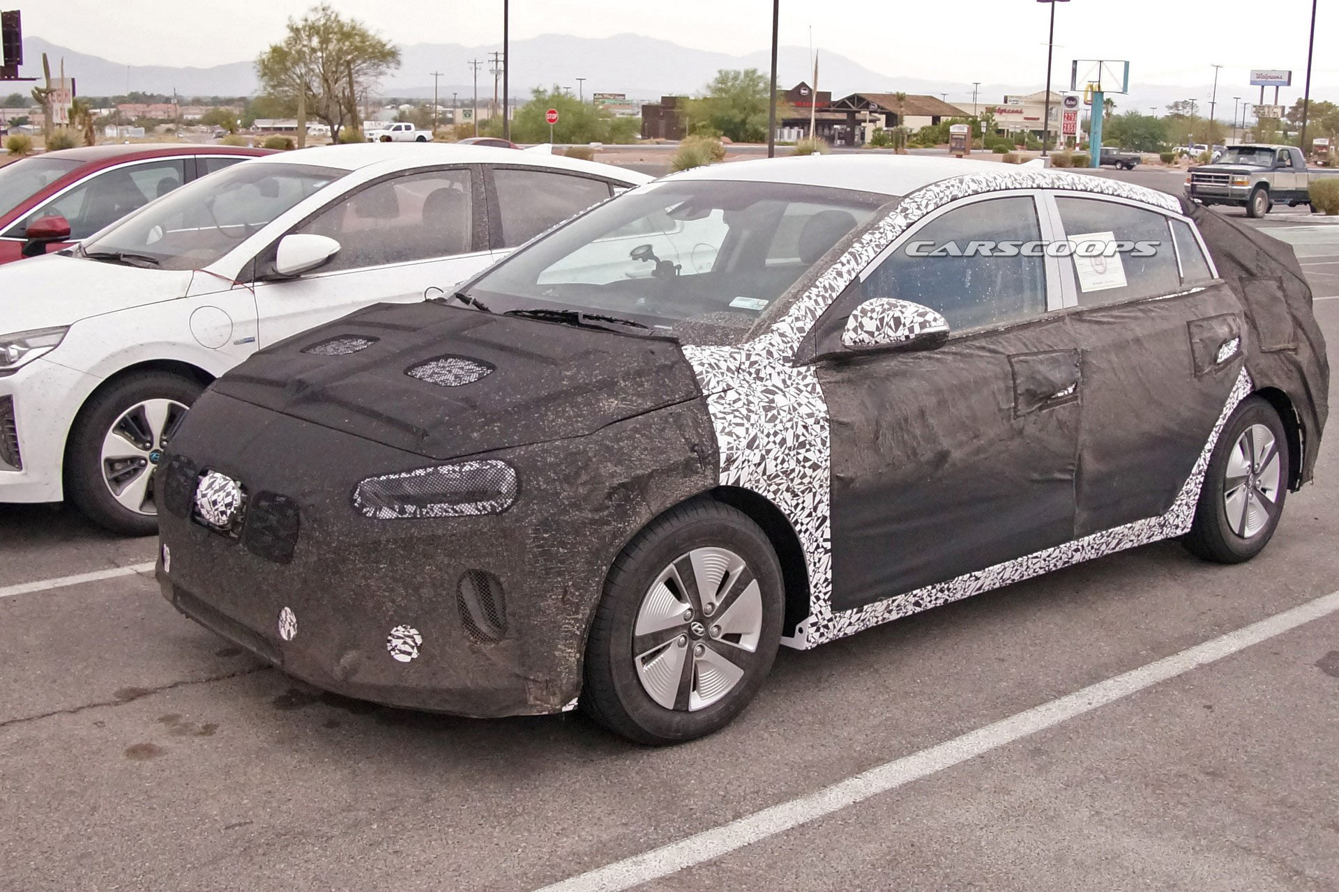 Hyundai Ioniq Facelift Spy-11 2020 Hyundai Ioniq Facelift Spied With A New Grille