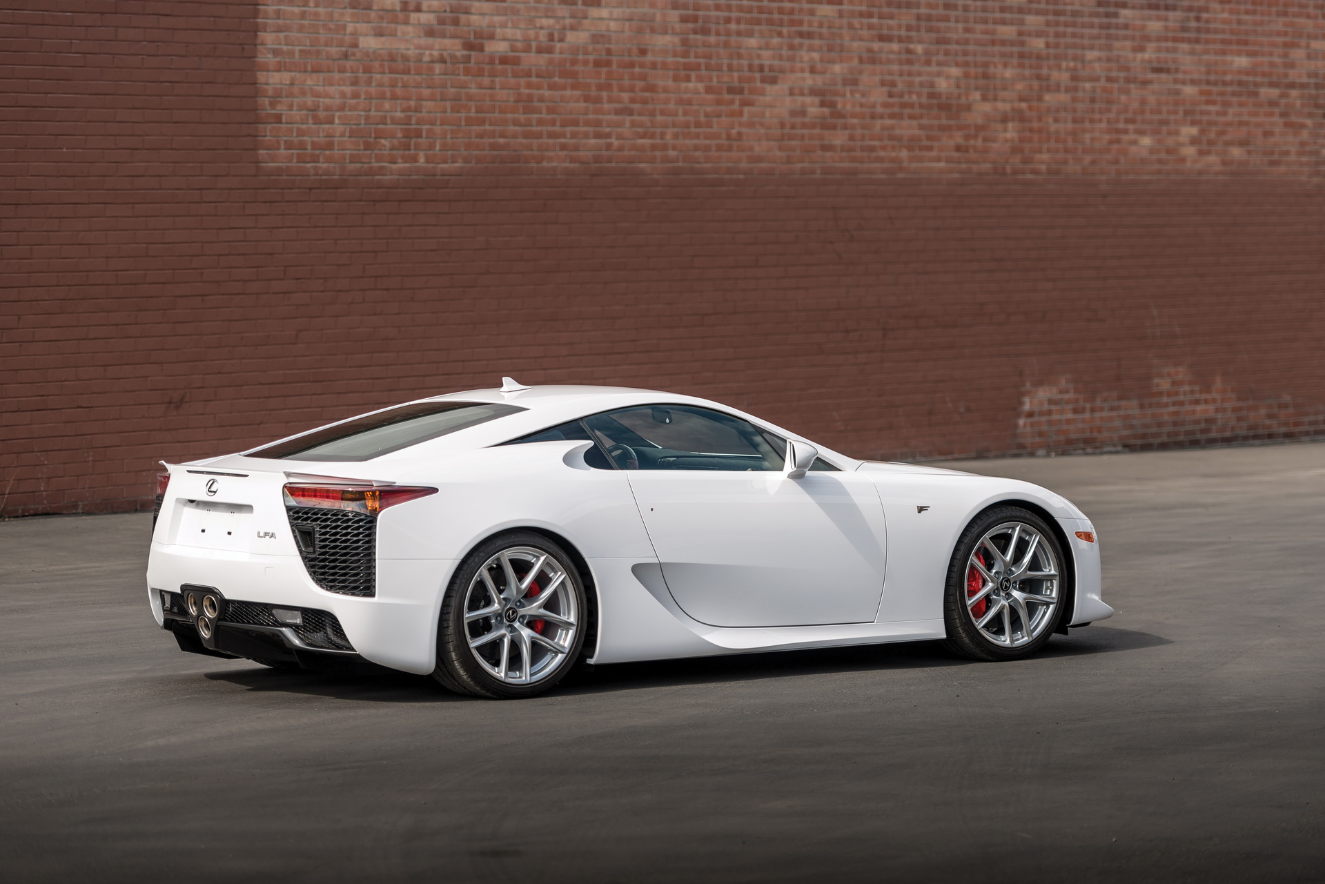 2012-lexus-lfa-2 You Can Still Get A Practically New Lexus LFA With Just 120 Miles