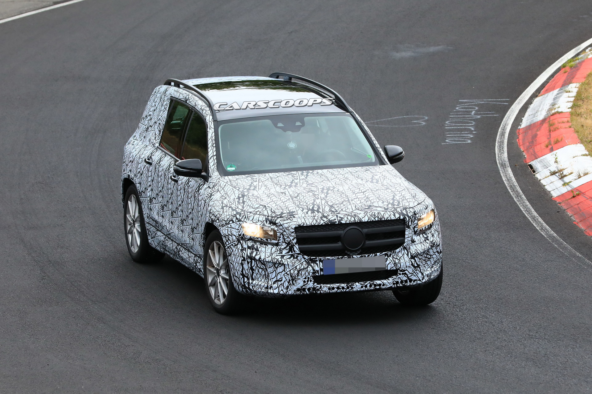 Mercedes-GLB-Scoop-20 2019 Mercedes GLB Sheds More Camo, Shows Off Its Boxy Lines