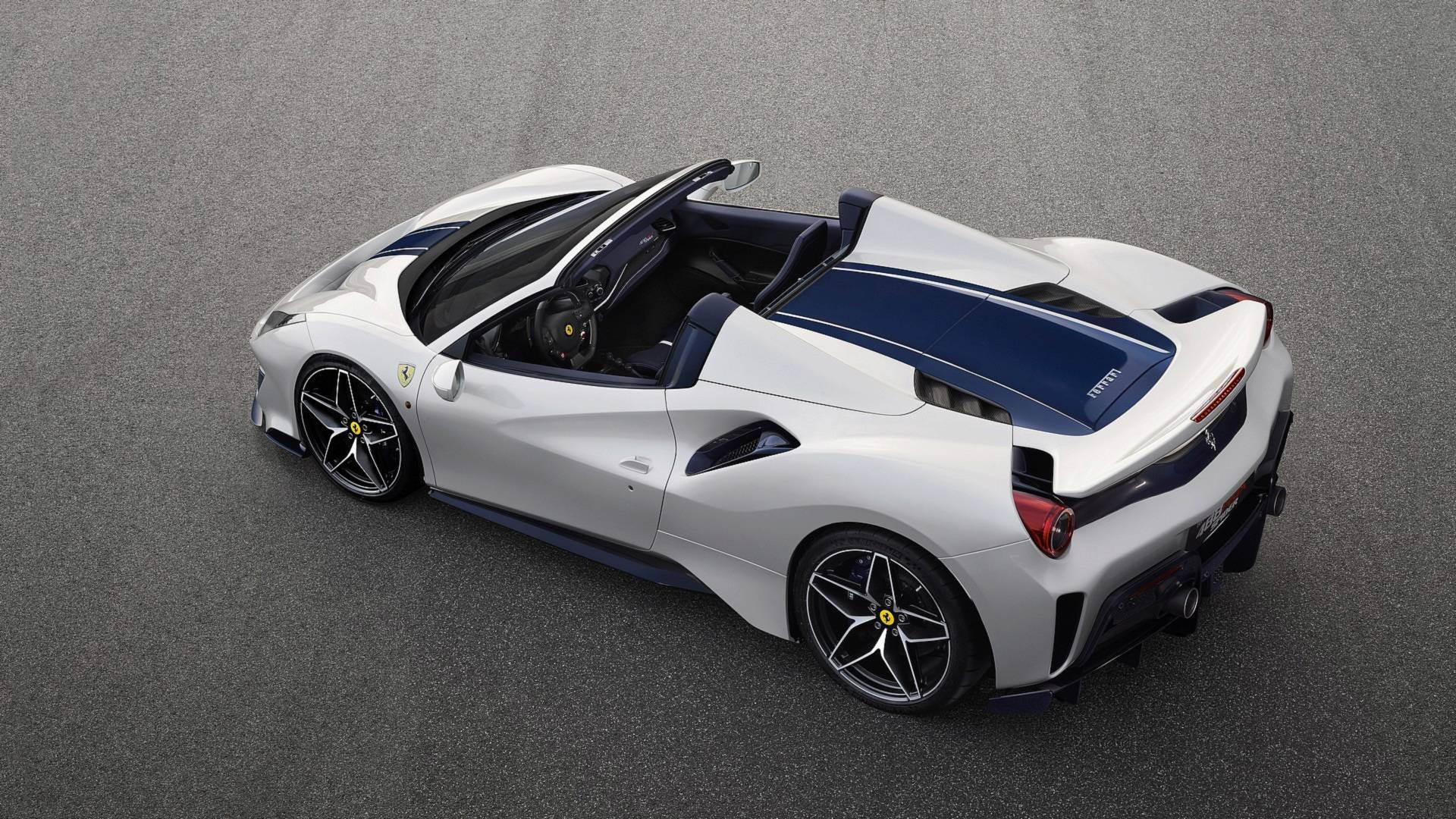 Ferrari-488-Pista-Spider-5 Ferrari 488 Pista Spider Makes Unexpected Premiere At Pebble Beach