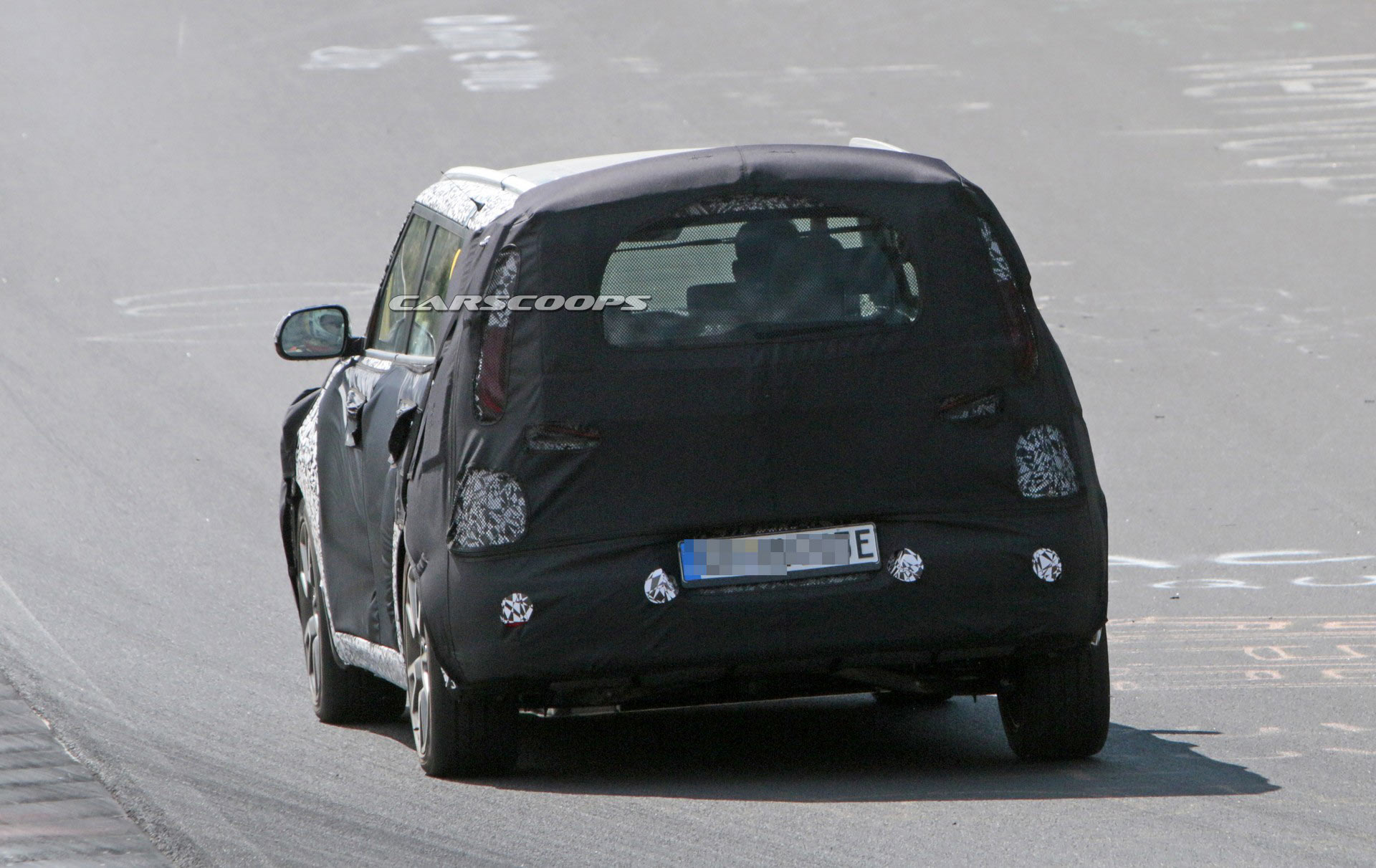 Kia-Soul-EV-Spy-16 2020 Kia Soul EV Spied, Should Offer An Improved Range And Greater Performance