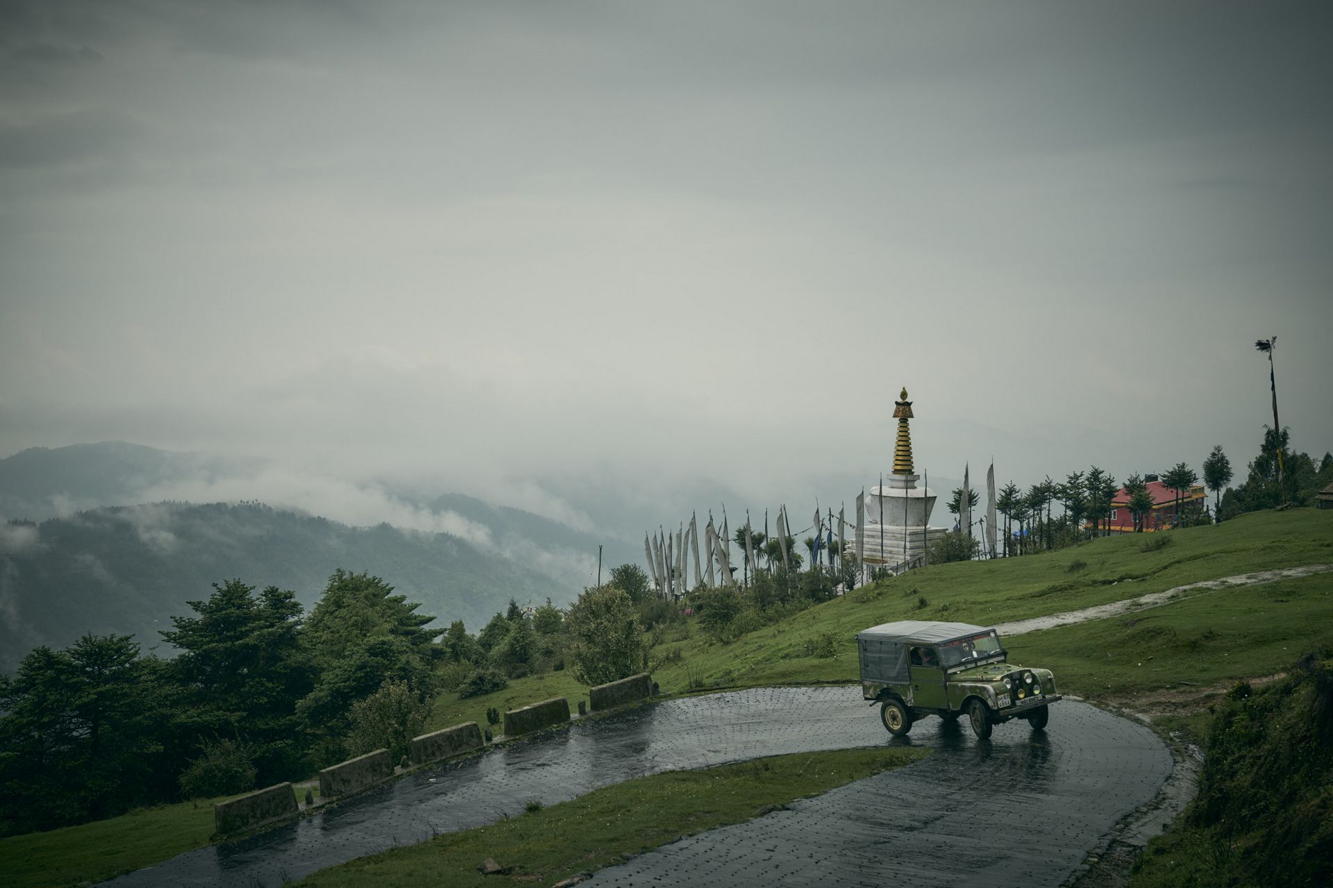 Land-Rover-Defender-Himalaya-16 This Tiny Himalayan Village Runs A Fleet Of Land Rover Defenders