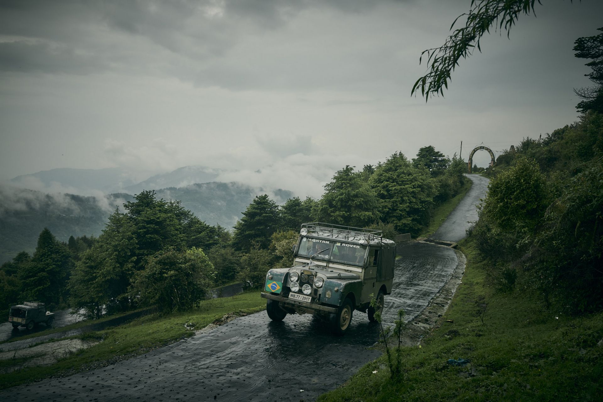 Land-Rover-Defender-Himalaya-3 This Tiny Himalayan Village Runs A Fleet Of Land Rover Defenders