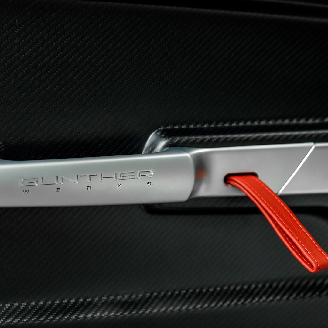 Gunther-Werks-Porsche-911-15 Nothing To See Here, Just A Glorious Naked-Carbon Porsche 993 Body By Gunther Werks