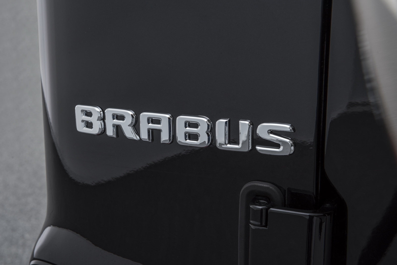 2019-mercedes-benz-g-class-brabus-tuning-22 Tired Of Tahoes? Mercedes G500 By Brabus Would Look Great In A Black-Ops Flick